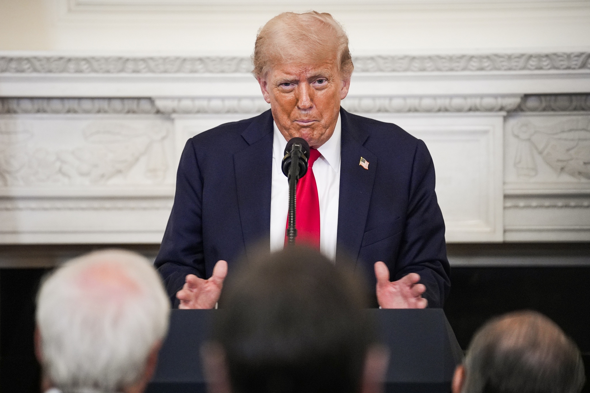 Trump insiste en que Biden “no sabía lo que estaba firmando” con bolígrafo automático