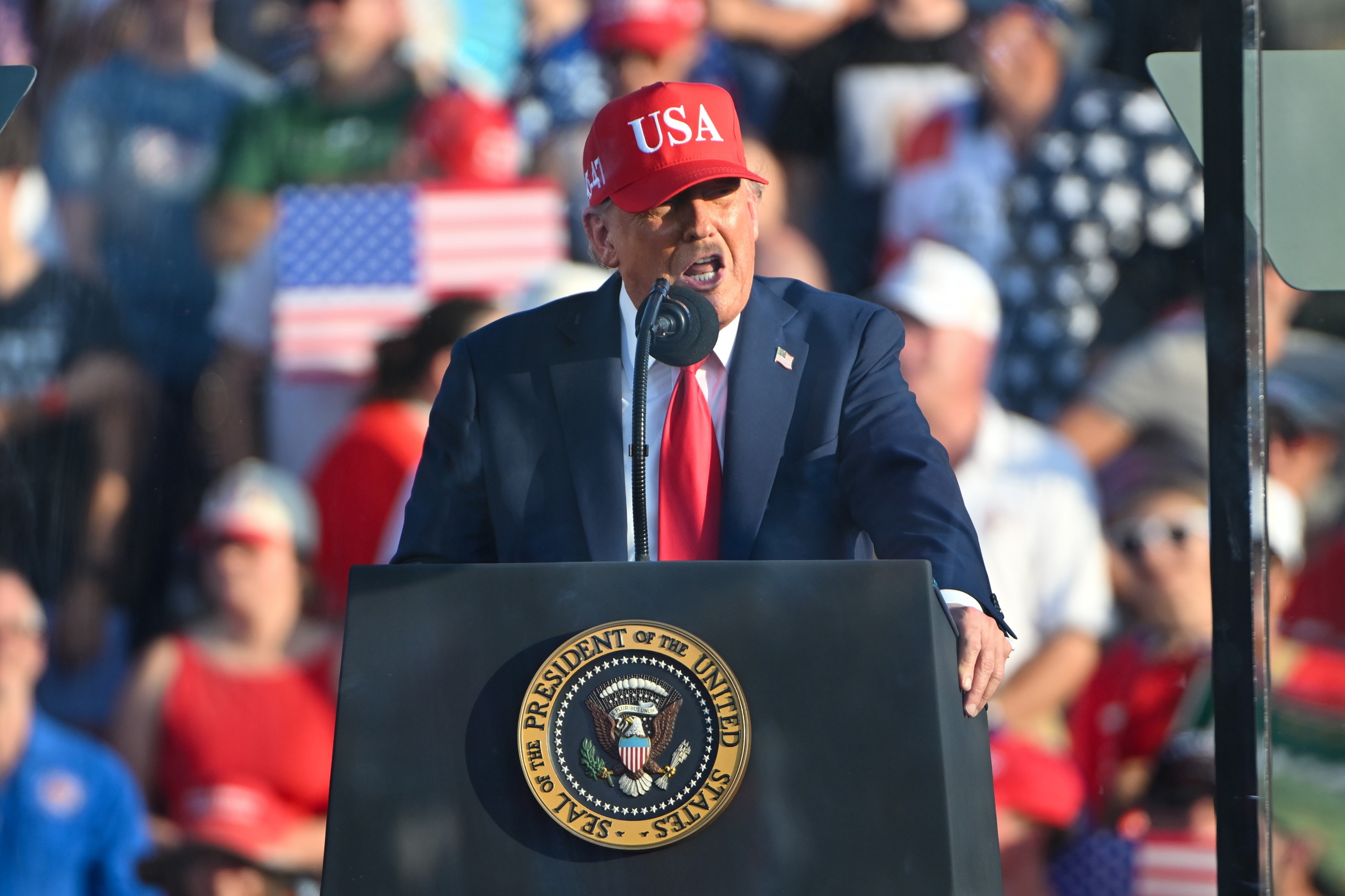 Trump dice que “no necesitará mucho” dinero en la frontera por caída de migrantes a “cero”