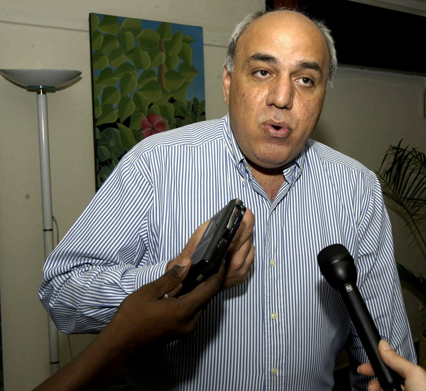 Agentes de Inmigración detienen a magnate haitiano Réginald Boulos en su vivienda en EEEUU