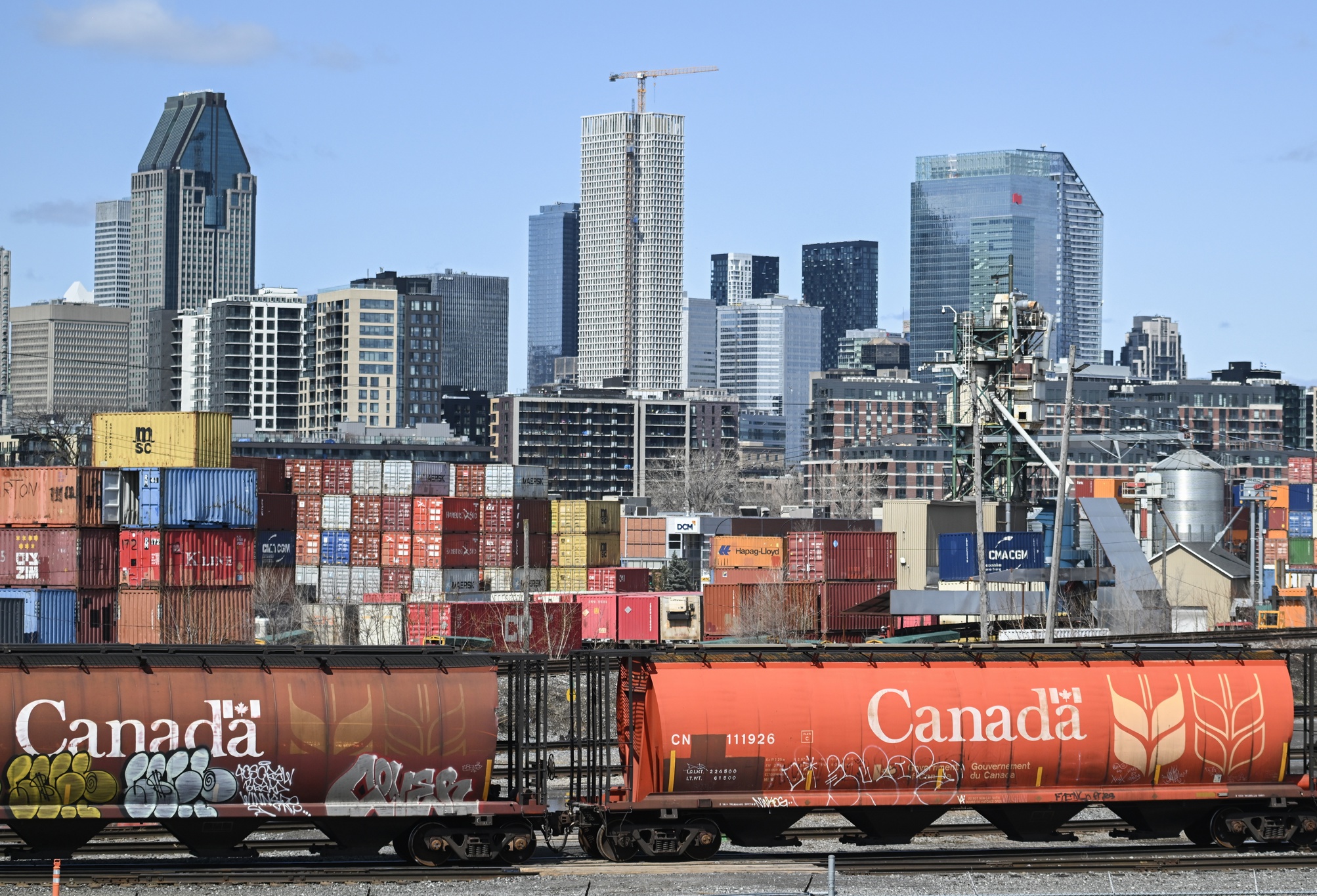 La guerra comercial con EE.UU. podría costar a cada canadiense unos 400 dólares al año