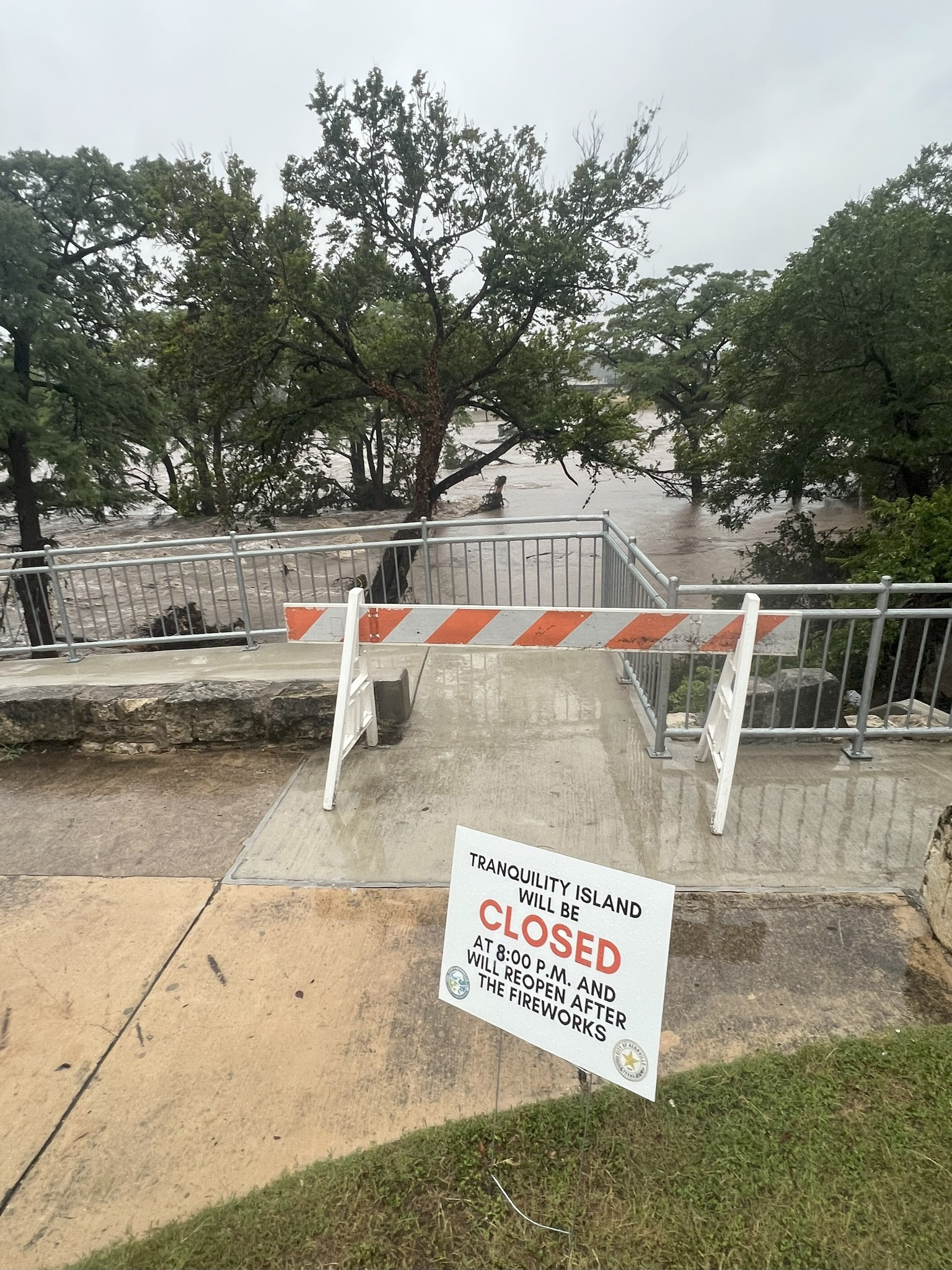 Ya no queda nada: Lluvias históricas provocan tragedia en campamento de verano en Texas