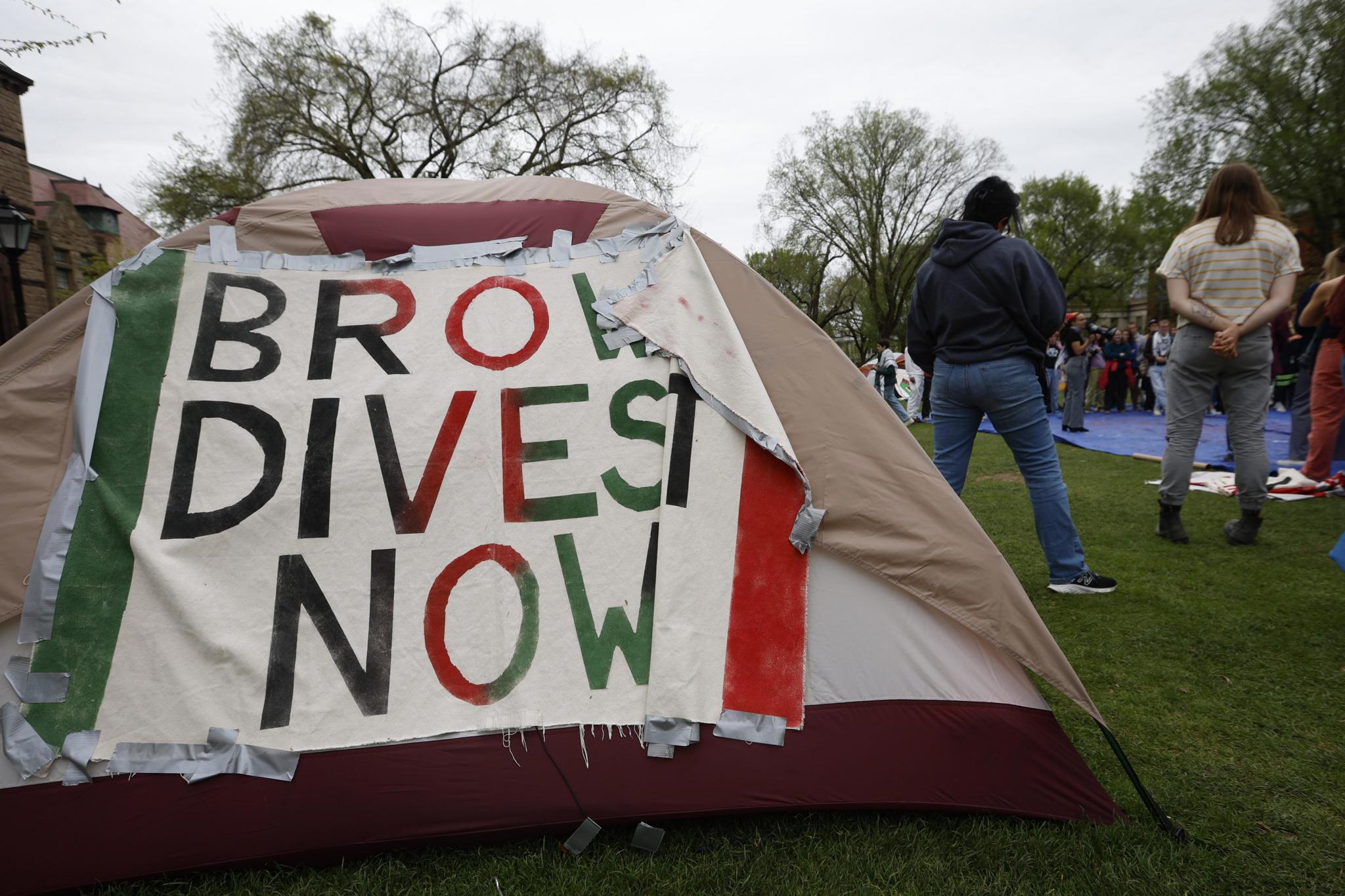 Universidad Brown logra acuerdo con Gobierno Trump para recuperar fondos de investigación