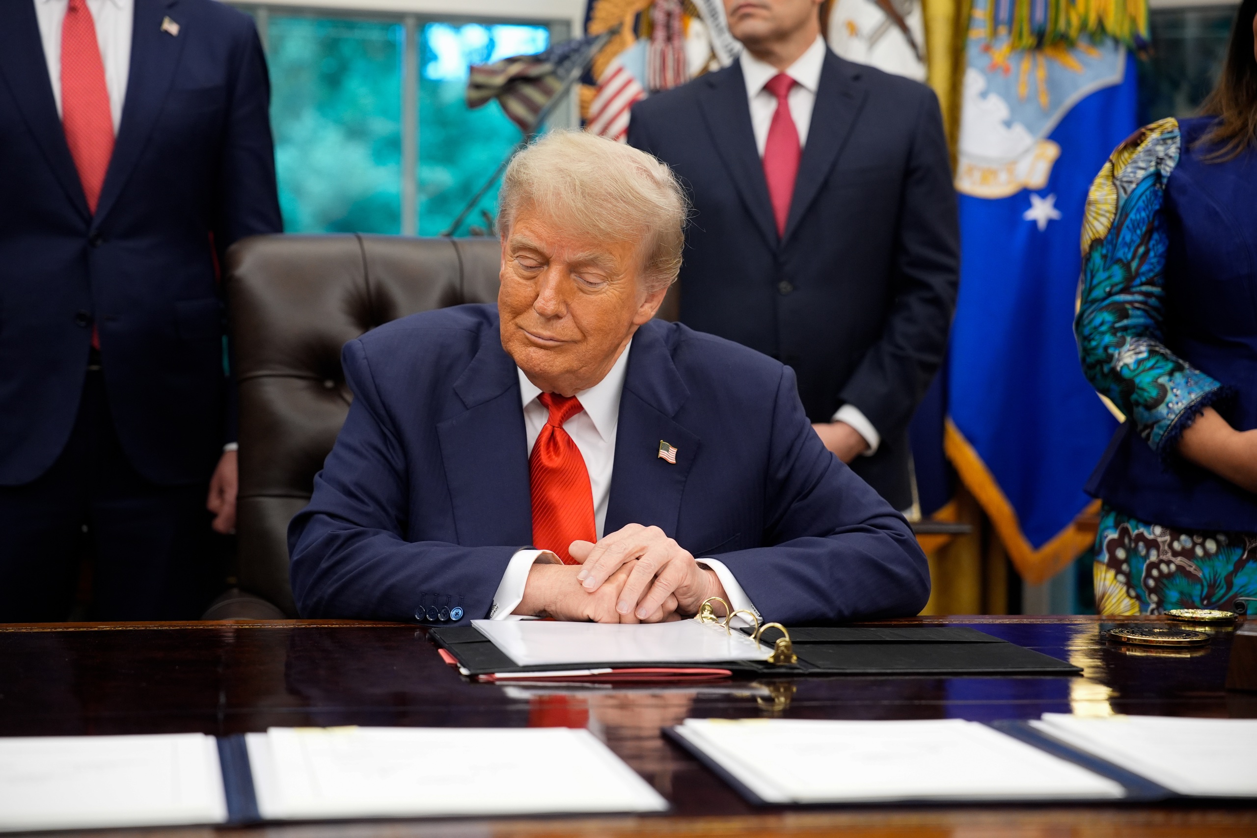 Recortes, propinas sin impuestos o remesas gravadas, claves de la gran ley fiscal de Trump