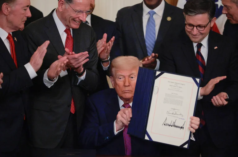 11.8 millones de personas perderán su cobertura médica