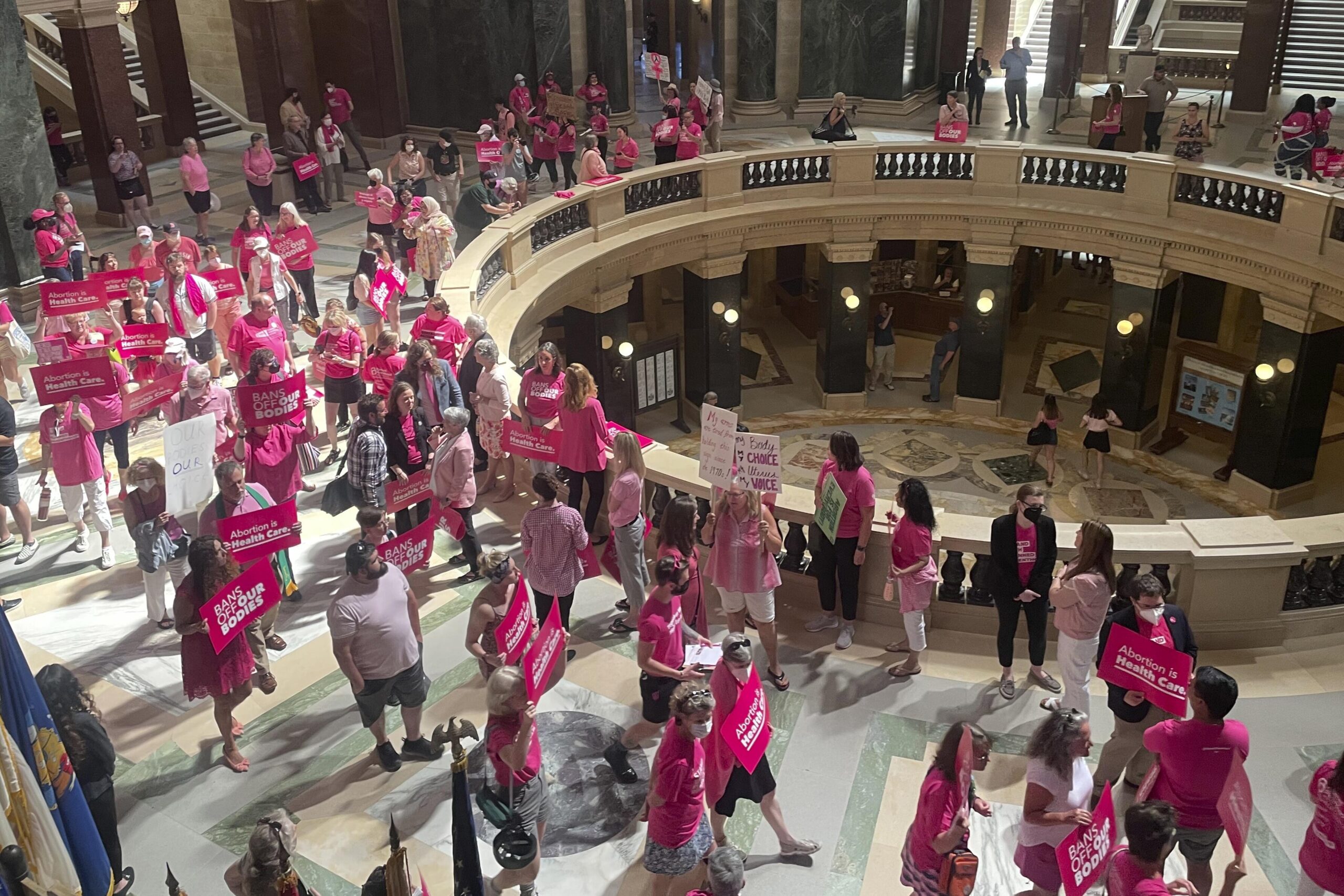 El Tribunal Supremo de Wisconsin anula una prohibición de 1849 contra el aborto