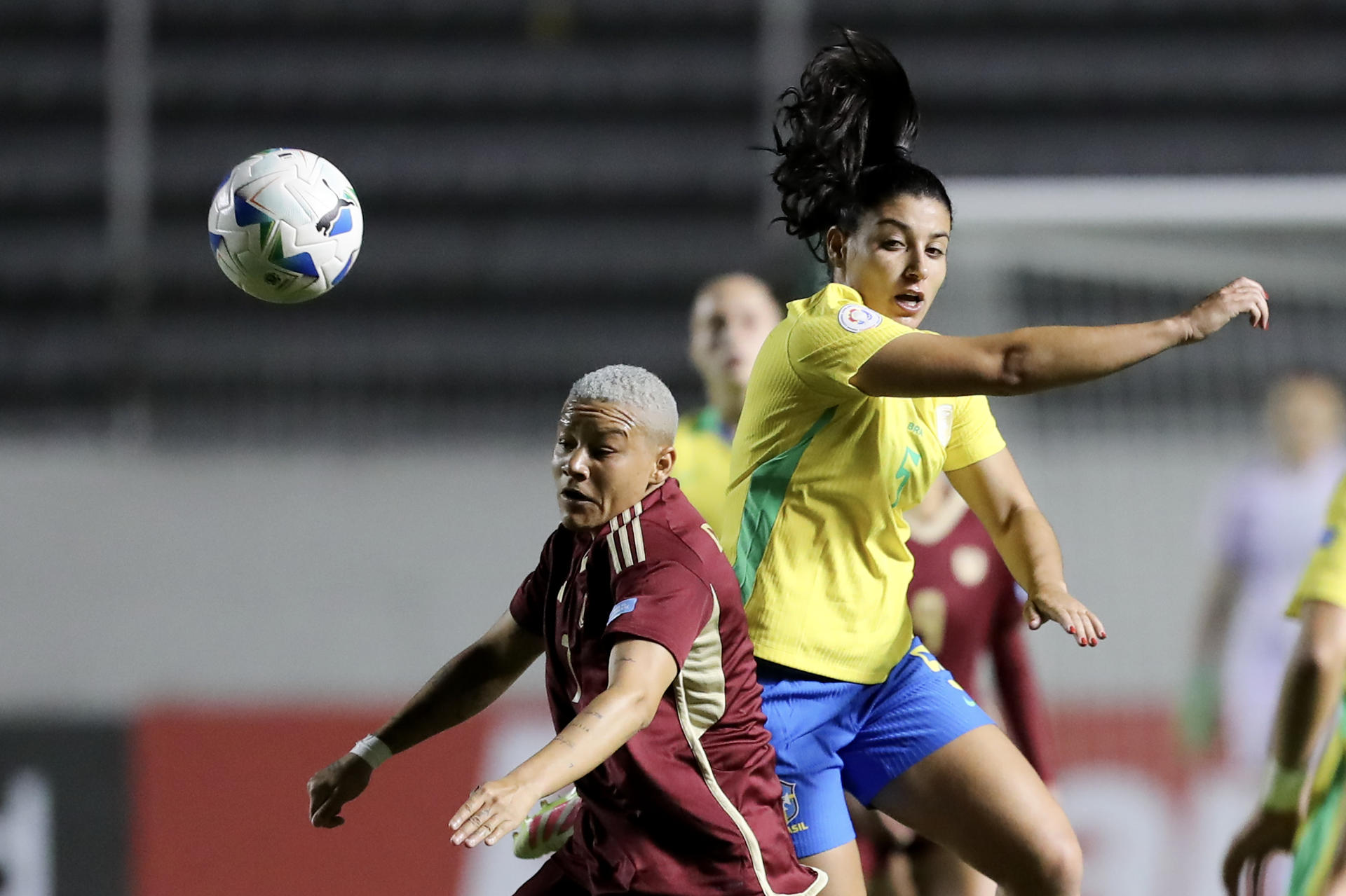 2-0. Brasil gana a una complicada Venezuela con goles de Amanda Gutierres y Duda Sampaio