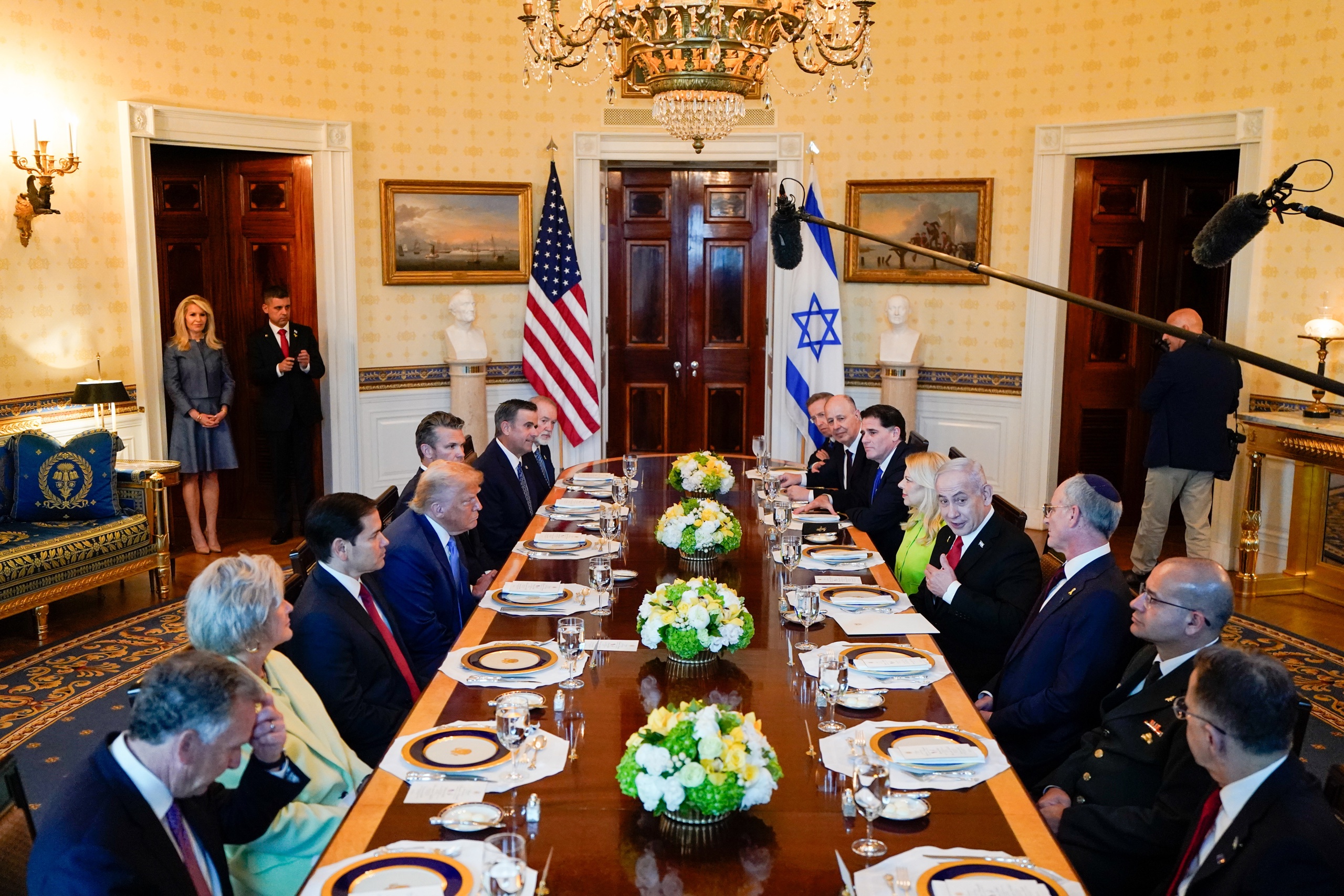 Trump cena con Netanyahu en la Casa Blanca para discutir una tregua de 60 días en Gaza
