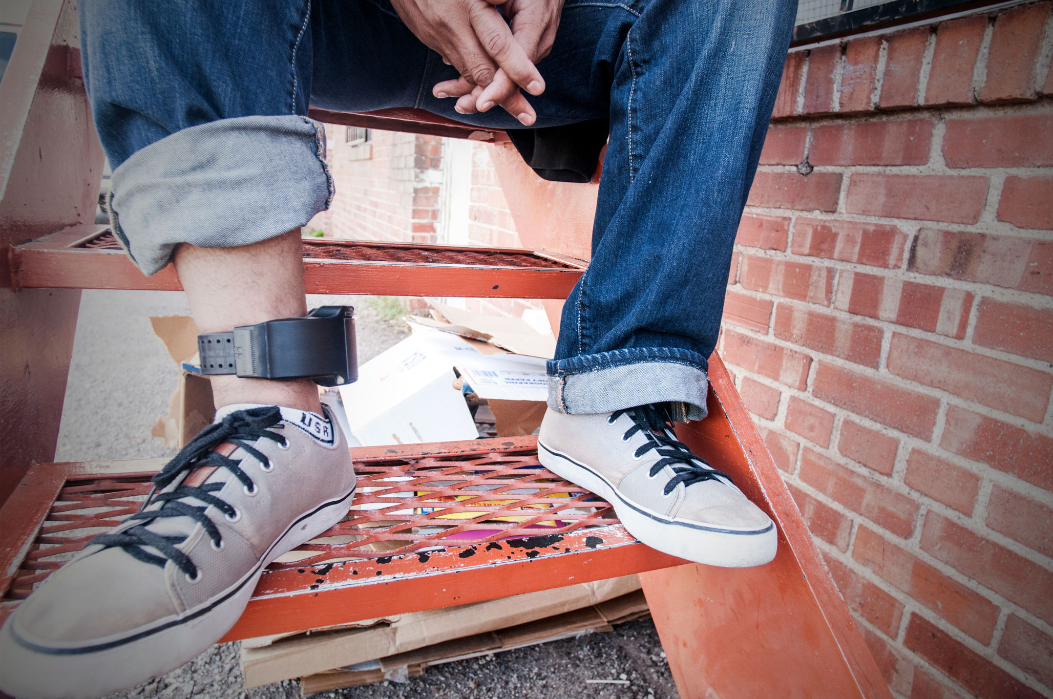 El Gobierno de EEUU ordena colocar una tobillera electrónica a más de 180.000 inmigrantes