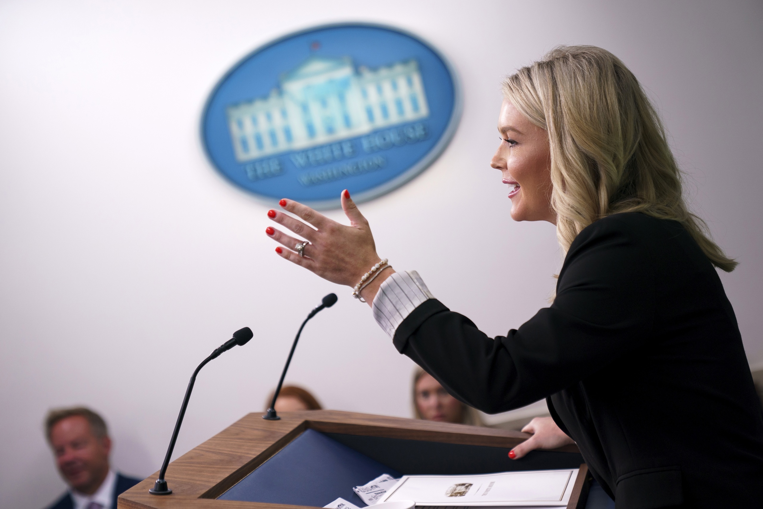 Trump fija aranceles del 25 al 40 % a Sudáfrica, Malasia y otros diez países para agosto