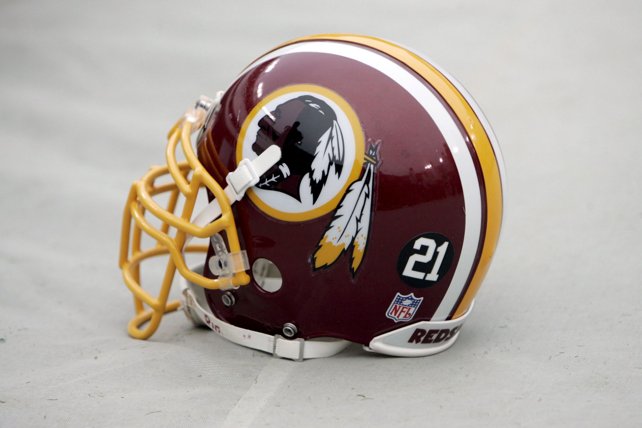 Trump exige a los Washington Commanders que recuperen su nombre original: Redskins