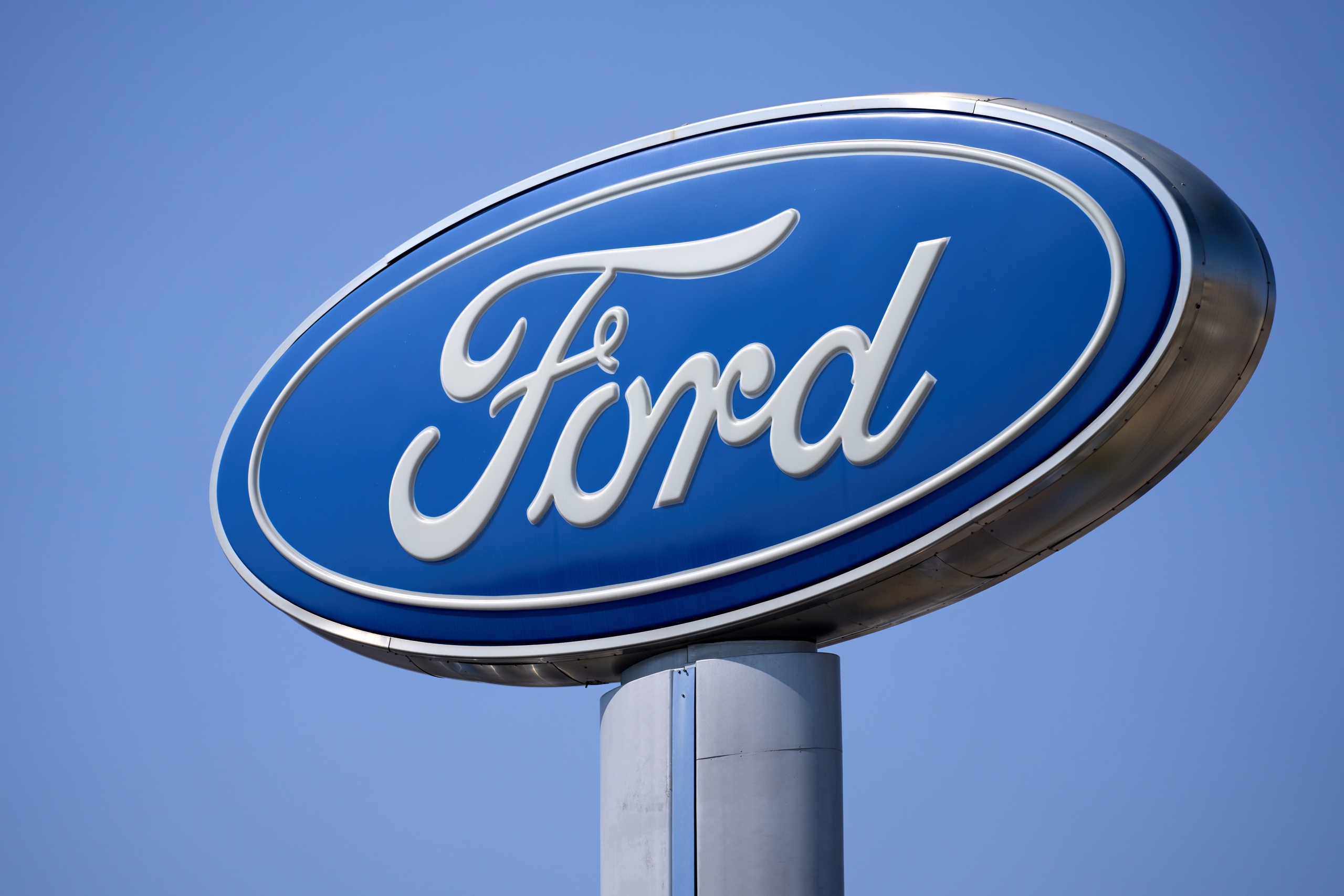 Las ventas de automóviles crecen en EE.UU. impulsadas por Ford y General Motors