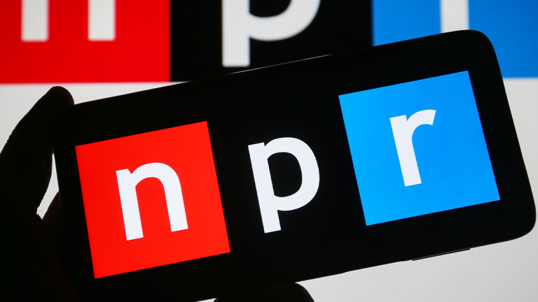 Renuncia la jefa de redacción de la radio pública estadounidense NPR