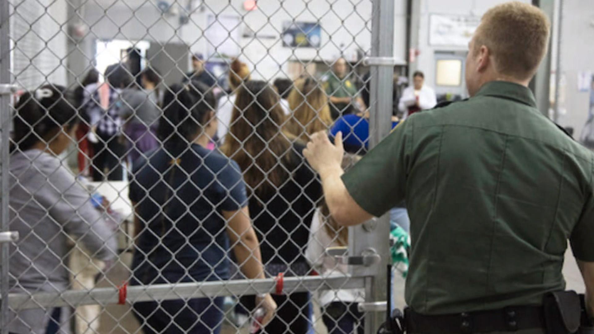 Congresistas demandan al Gobierno de Trump por negarles el acceso a centros para migrantes