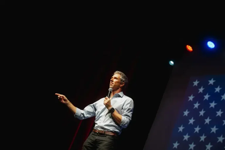 El Procurador General Paxton solicita que un juez ordene el encarcelamiento de Beto O’Rourke por violar una orden judicial