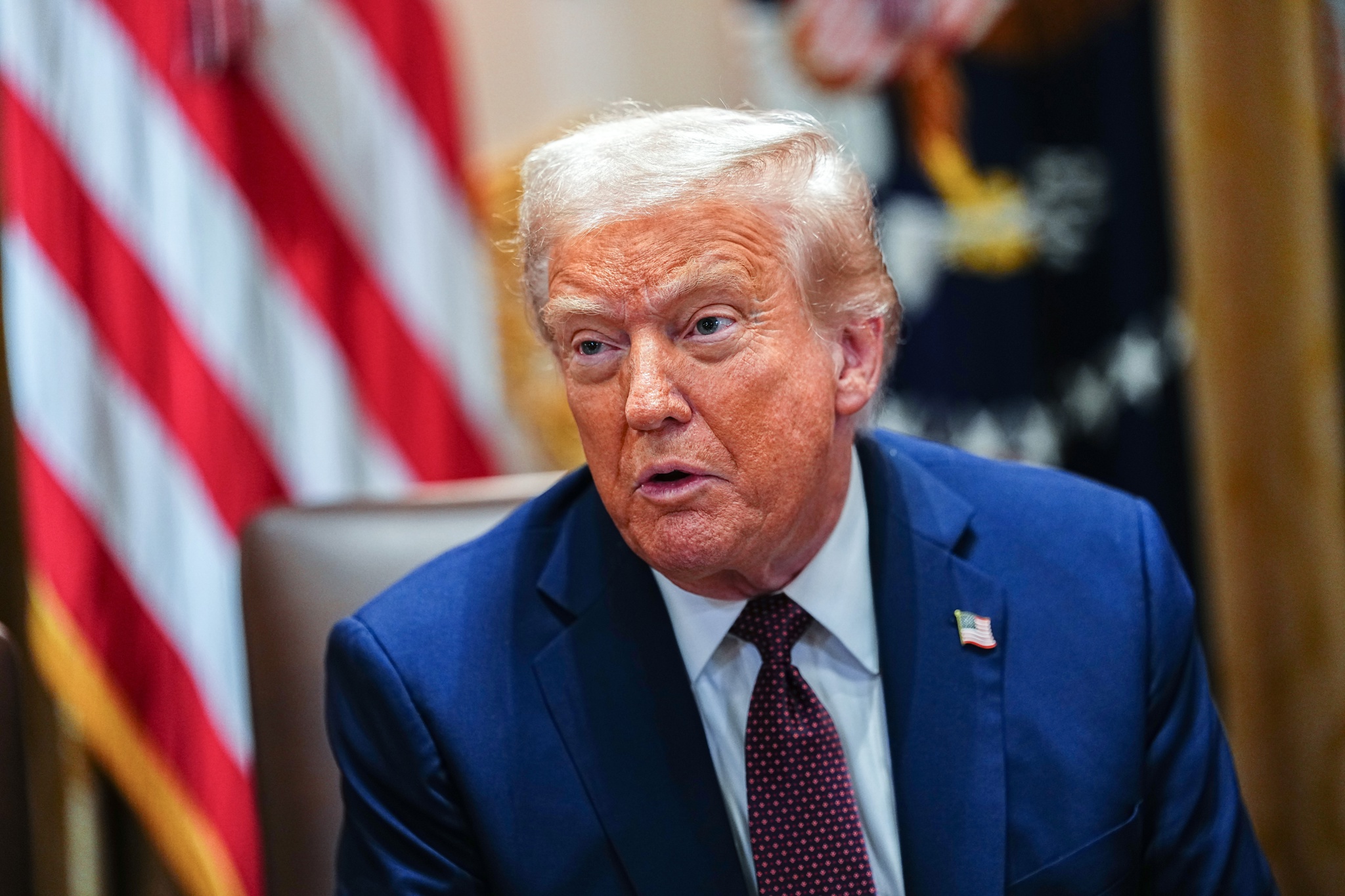 Trump pide imputar a Soros por crimen organizado por supuesto apoyo a protestas violentas