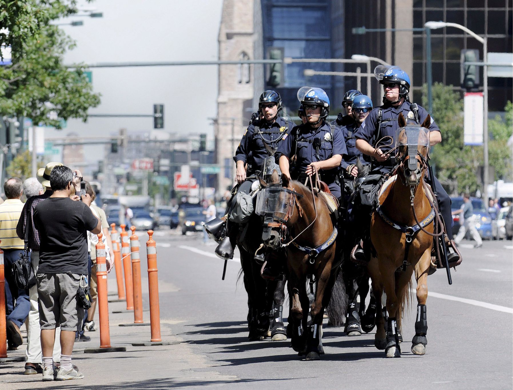 Policías de Colorado comparten ilegalmente información de migrantes en un chat de Signal