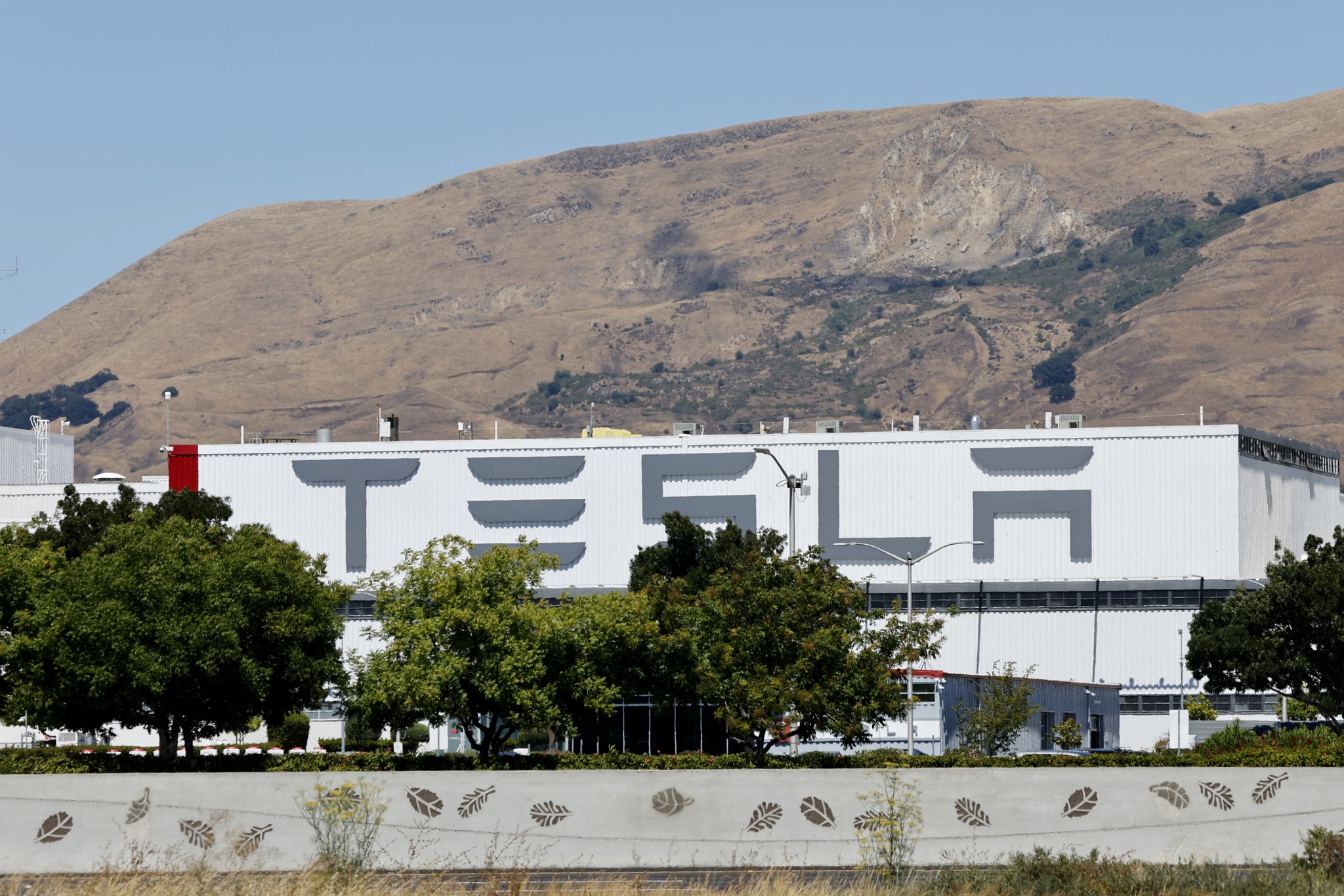 Jurado ordena a Tesla pagar 329 millones de dólares por accidente fatal con su autopiloto