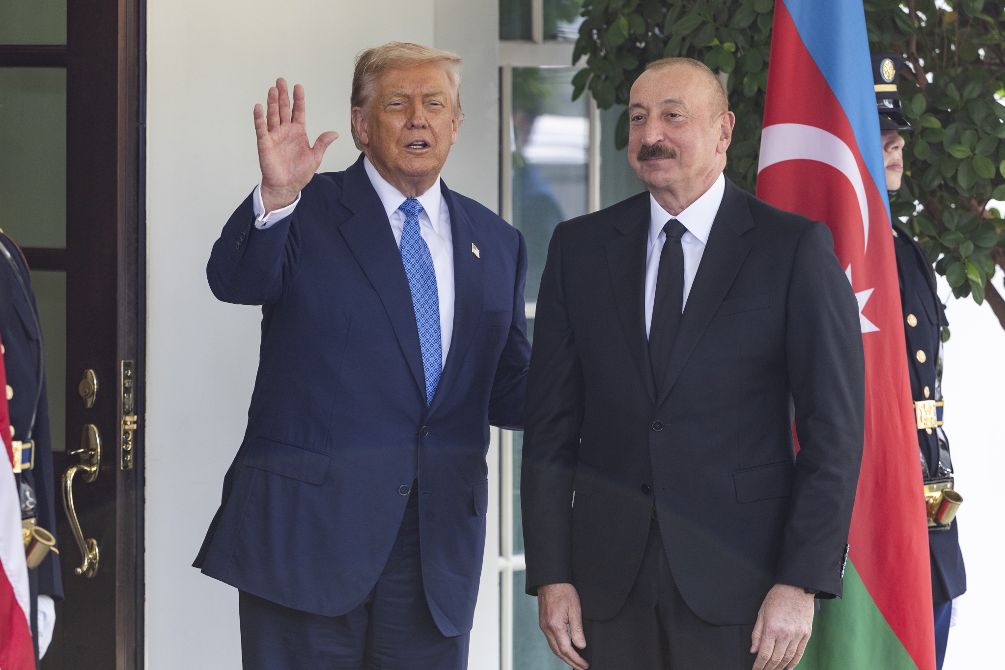 Trump logra un acuerdo entre Armenia y Azerbaiyán con la mira en el Nobel de la Paz