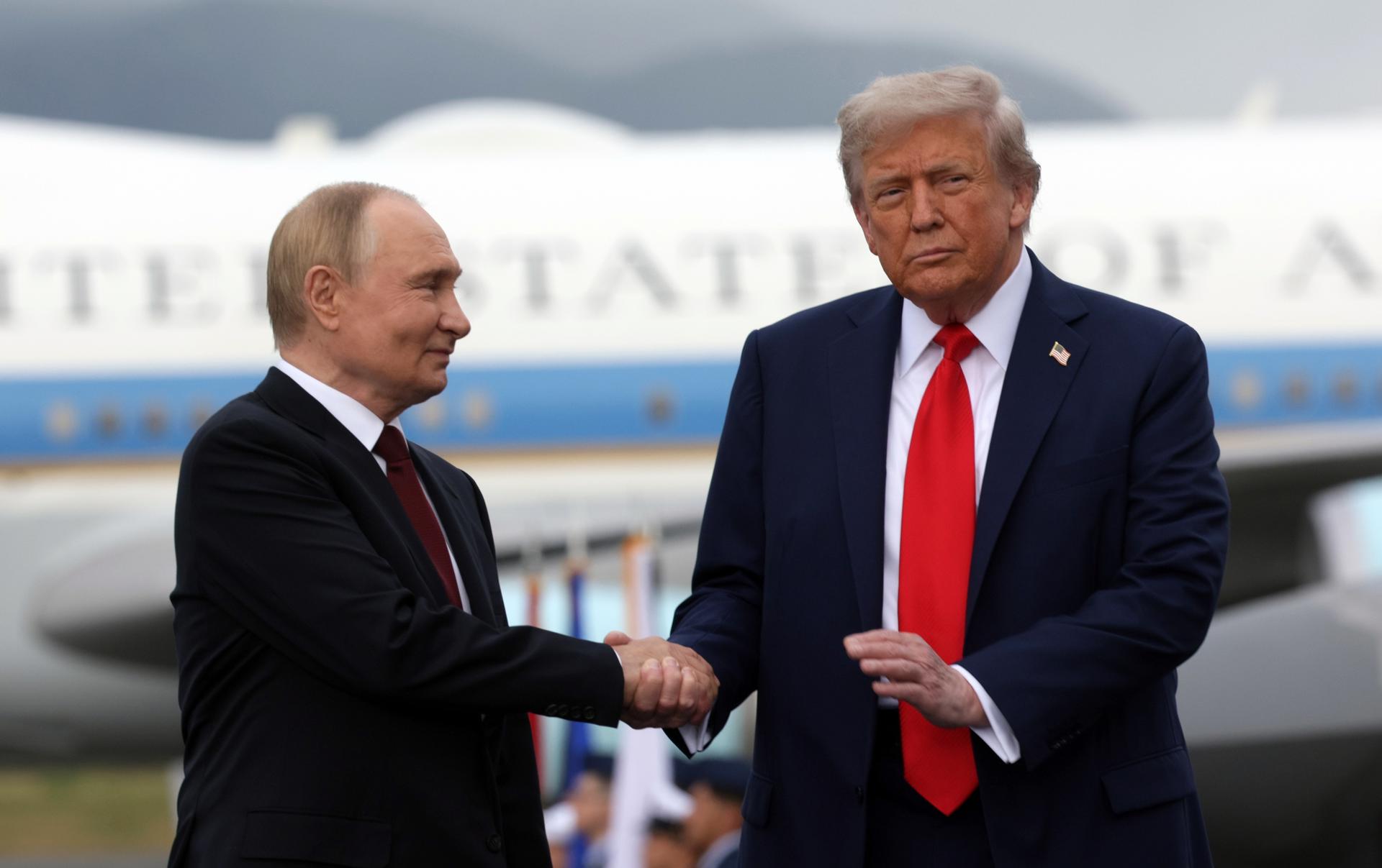 Trump y Putin cierran su cumbre en Alaska con sintonía y sin acuerdo sobre Ucrania