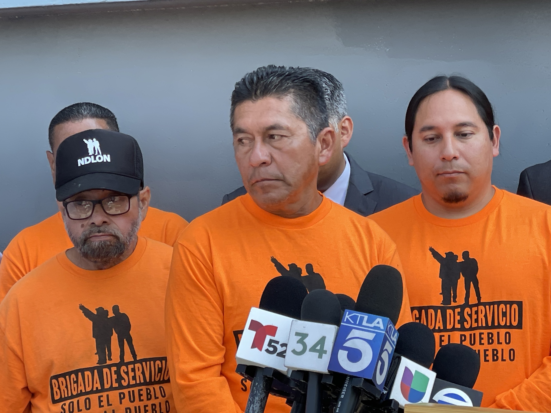 Defensores de los derechos civiles instan a migrantes de Los Ángeles a denunciar redadas