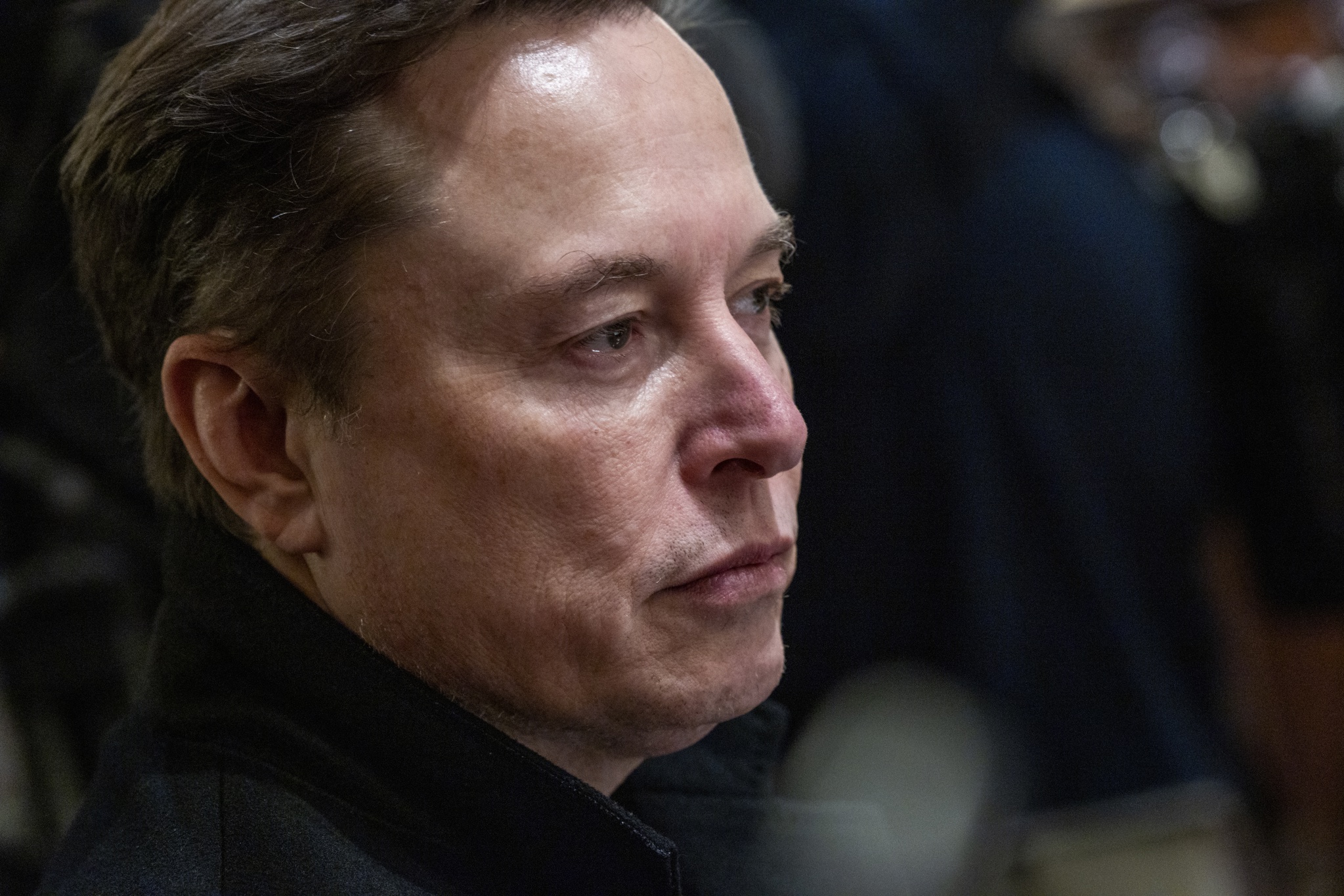 Musk denuncia a OpenAI y Apple por asfixiar la competencia en Inteligencia Artificial