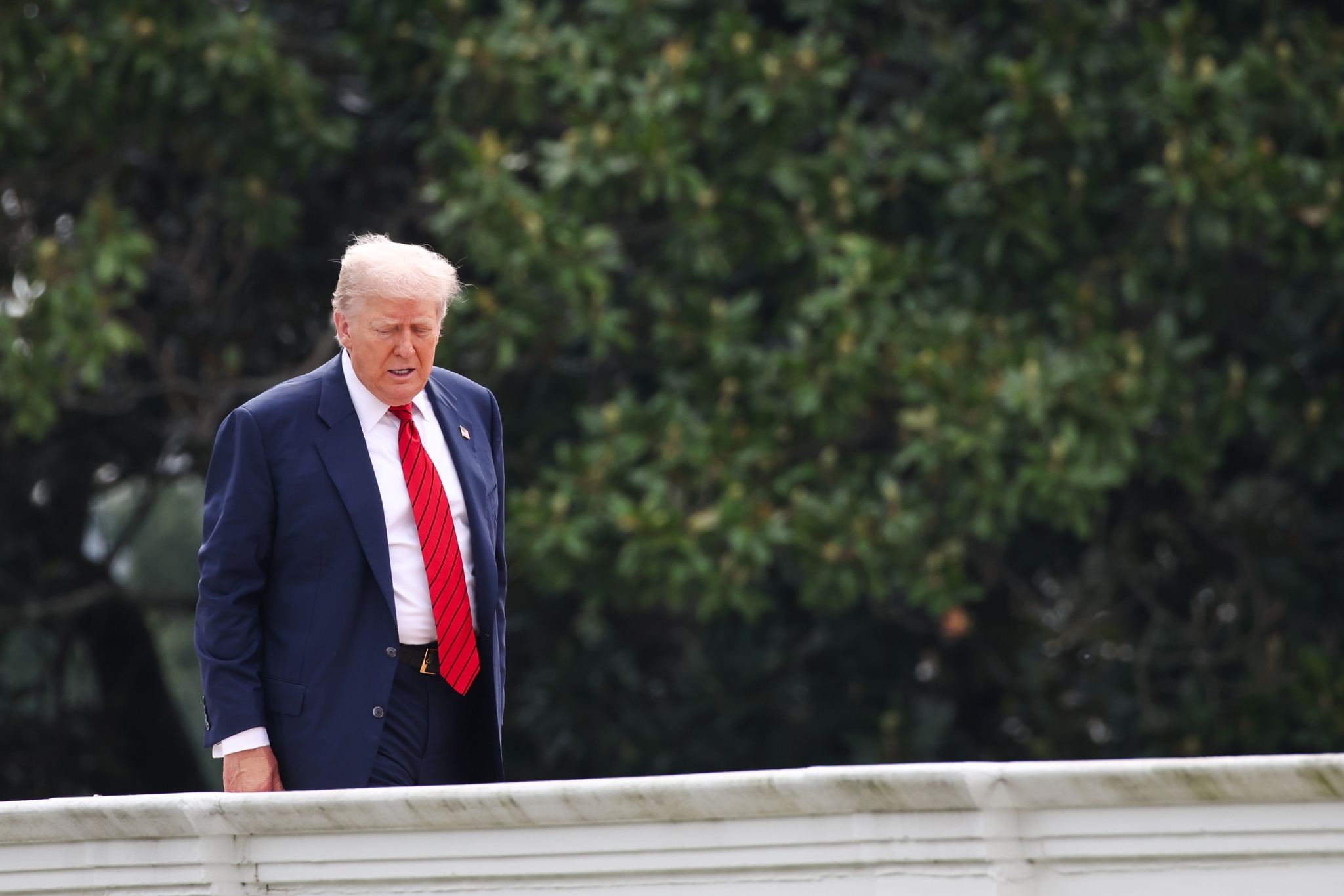 Trump despide a los cinco miembros demócratas de la Junta de Supervisión Fiscal