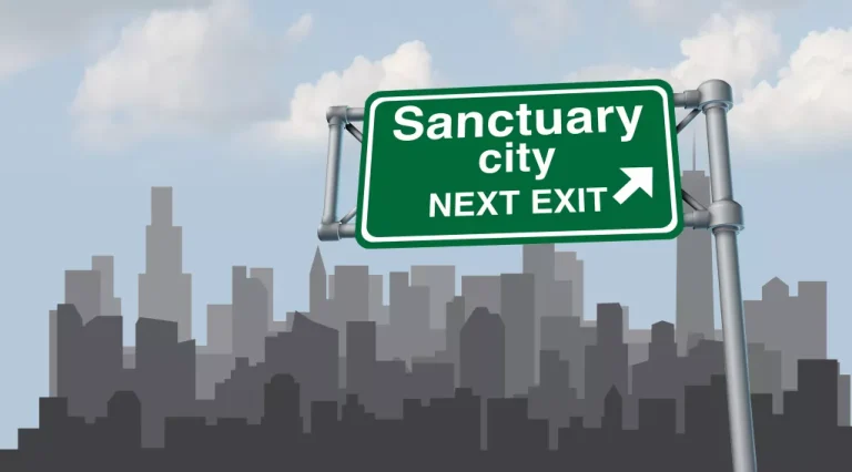 Juez impide a Trump recortar fondo a 34 ciudades santuario de EEUU