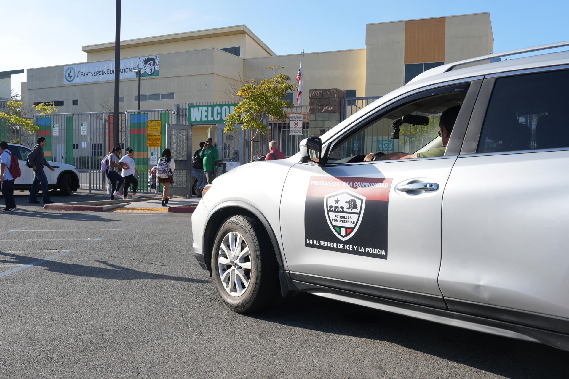 Comunidad se organiza ante detenciones migratorias en escuelas en frontera de California