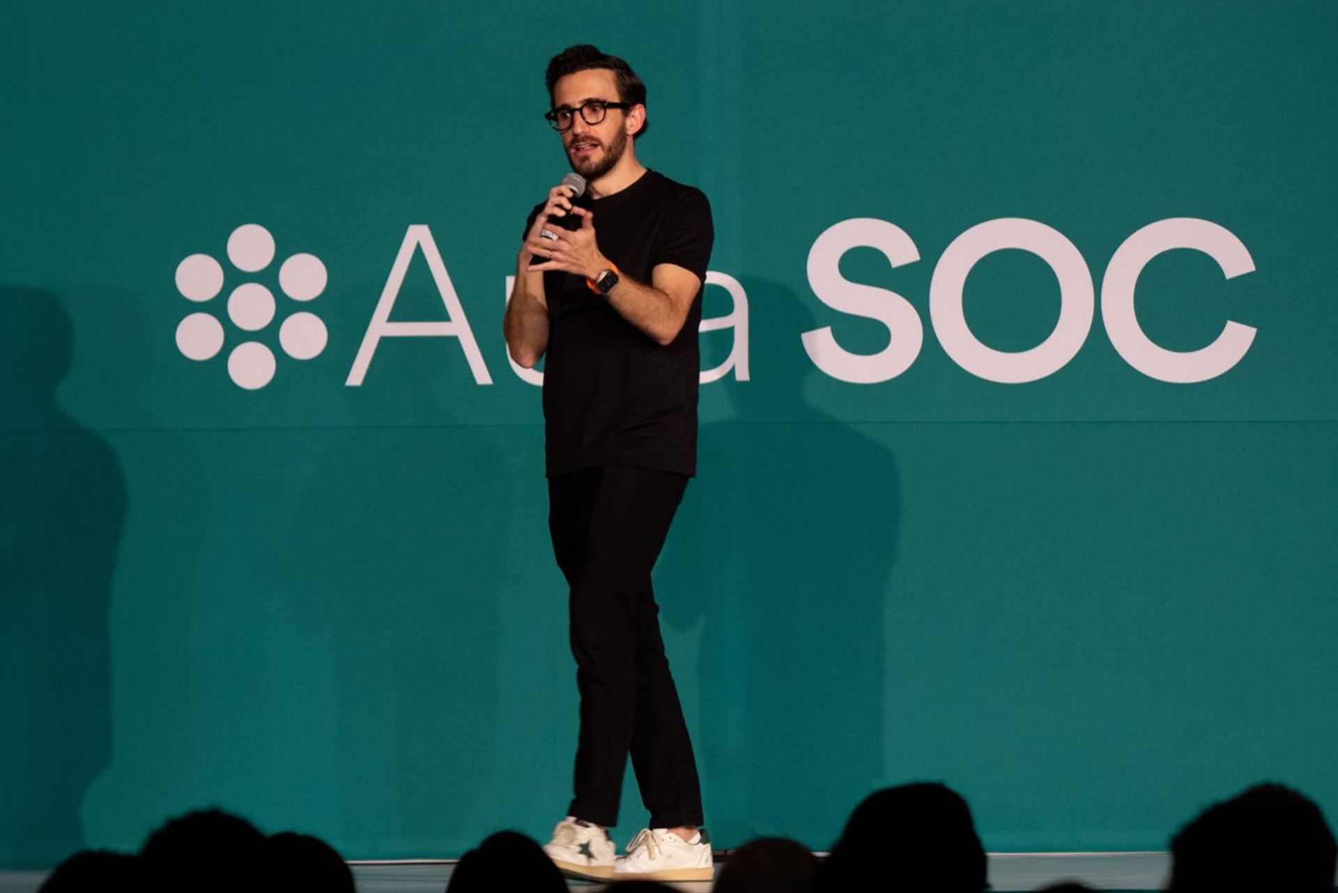 Más del 85 % de las empresas en Latinoamérica usan inteligencia artificial, según experto