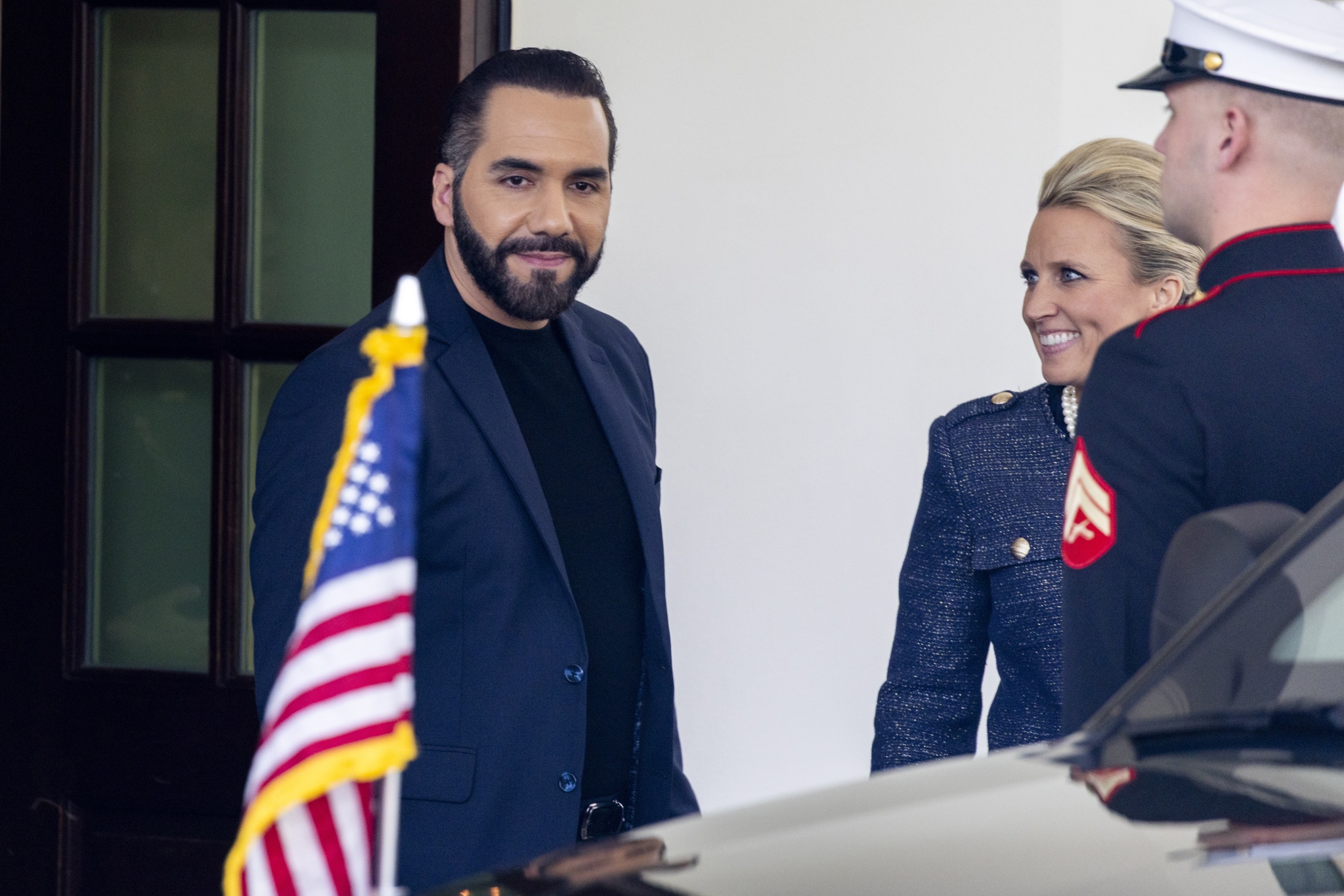 Líderes latinos de EE.UU. condenan la reforma constitucional en El Salvador