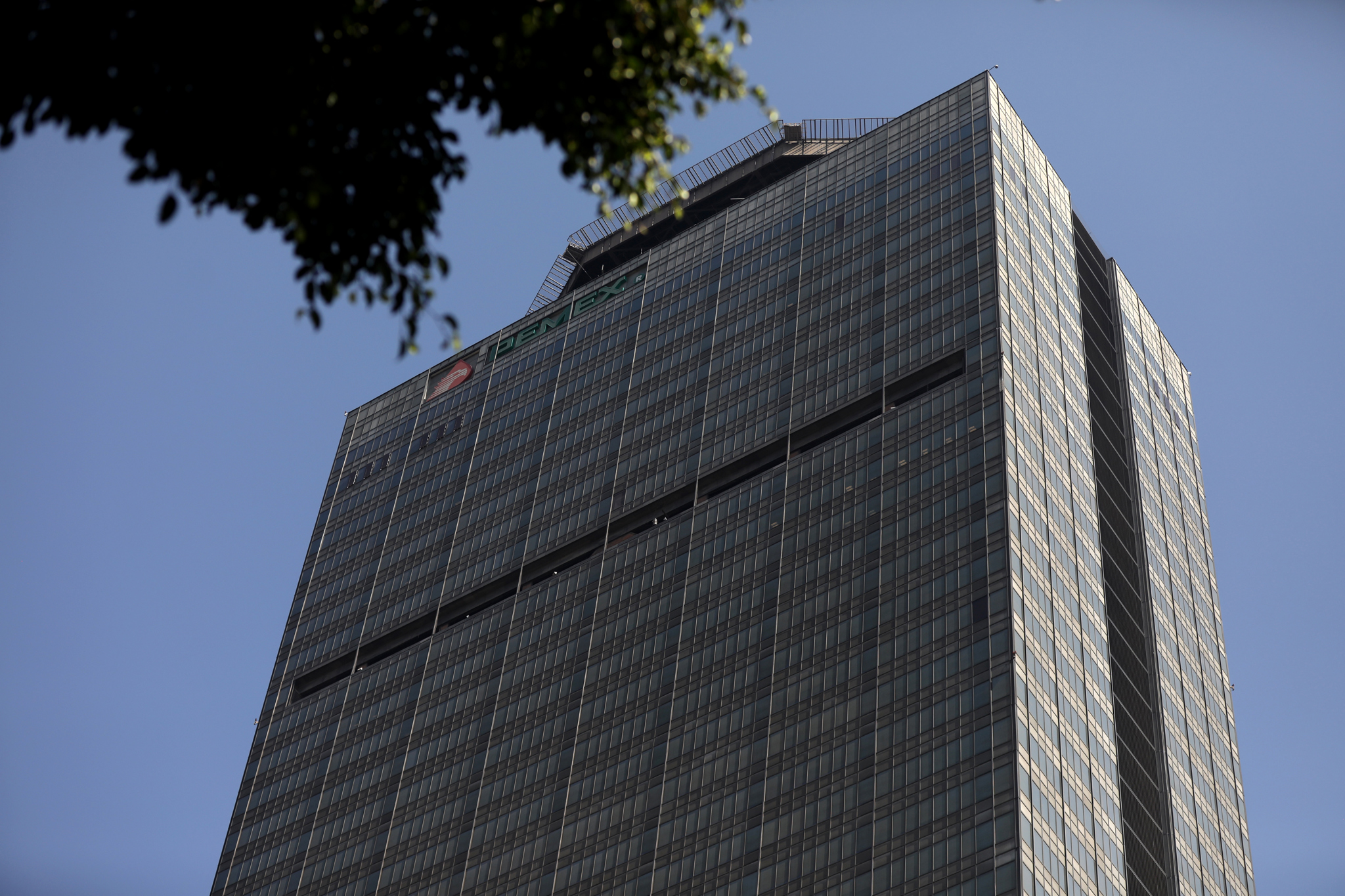 Justicia de EE.UU. acusa a dos empresarios mexicanos por cargos de soborno a Pemex