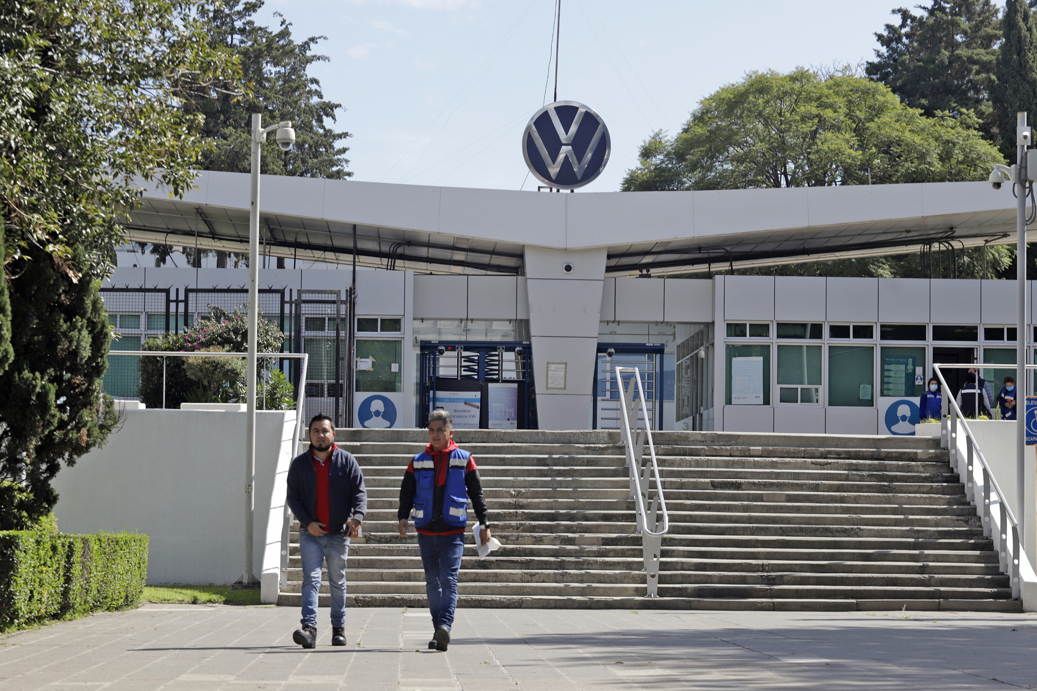 La planta de Volkswagen en México evita una huelga tras acuerdo salarial con el sindicato