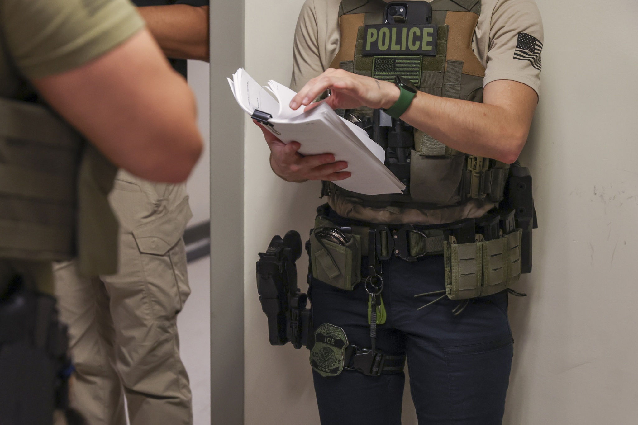 Jardinero hundureño con estatus legal en EEUU demanda a Inmigración por arresto “ilegal”