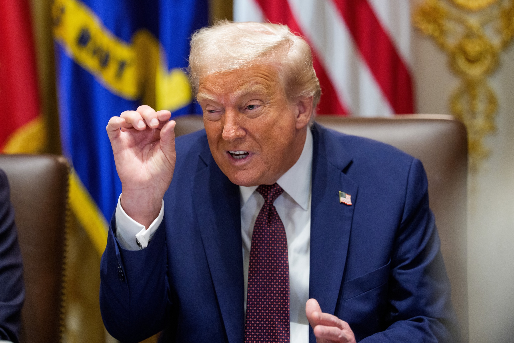 Trump plantea enviar cheques de “rembolso arancelario” a ciudadanos de EE.UU.