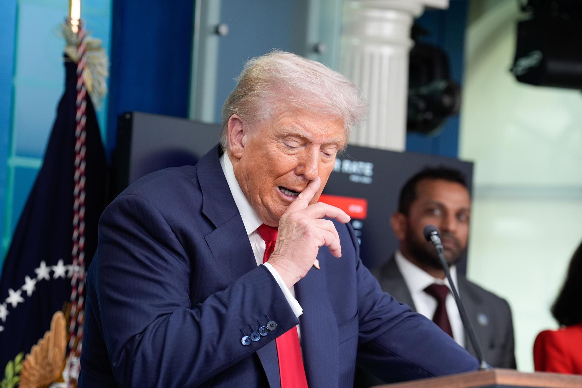 Trump toma control de la policía de Washington y advierte a otras ciudades demócratas