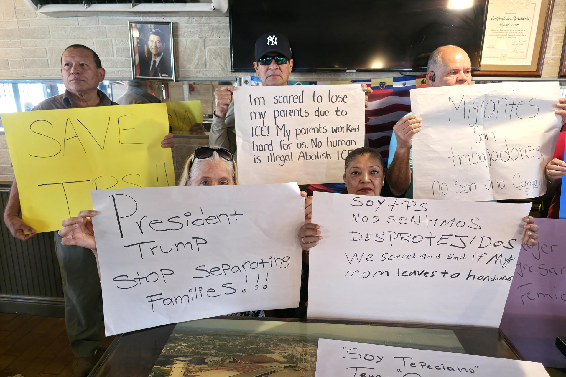 Migrantes piden clemencia a Trump al vencer el TPS para 60.000 hondureños y nicaragüenses