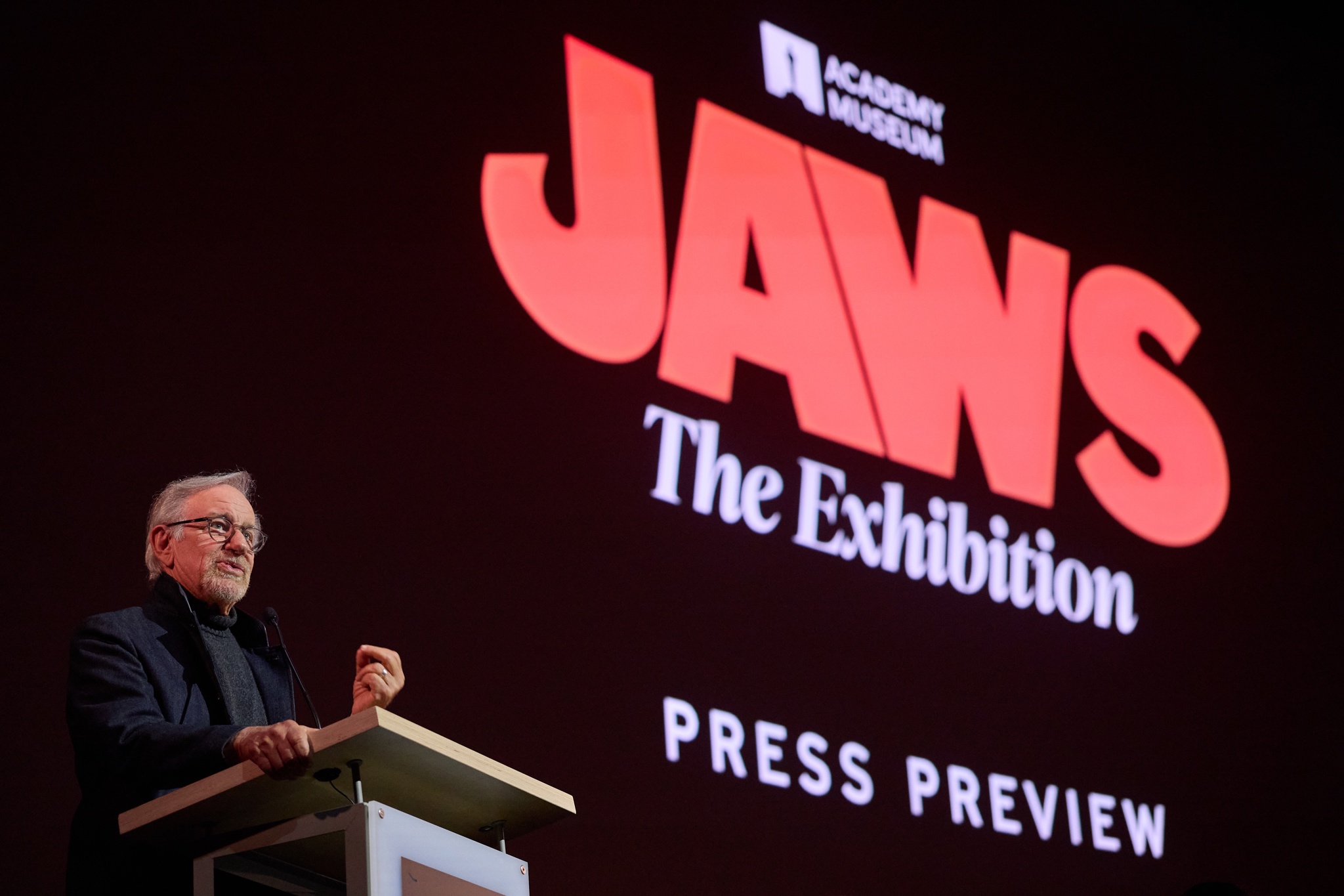 Spielberg abre la mayor exhibición de ‘Jaws’ y recuerda los sacrificios detrás del éxito