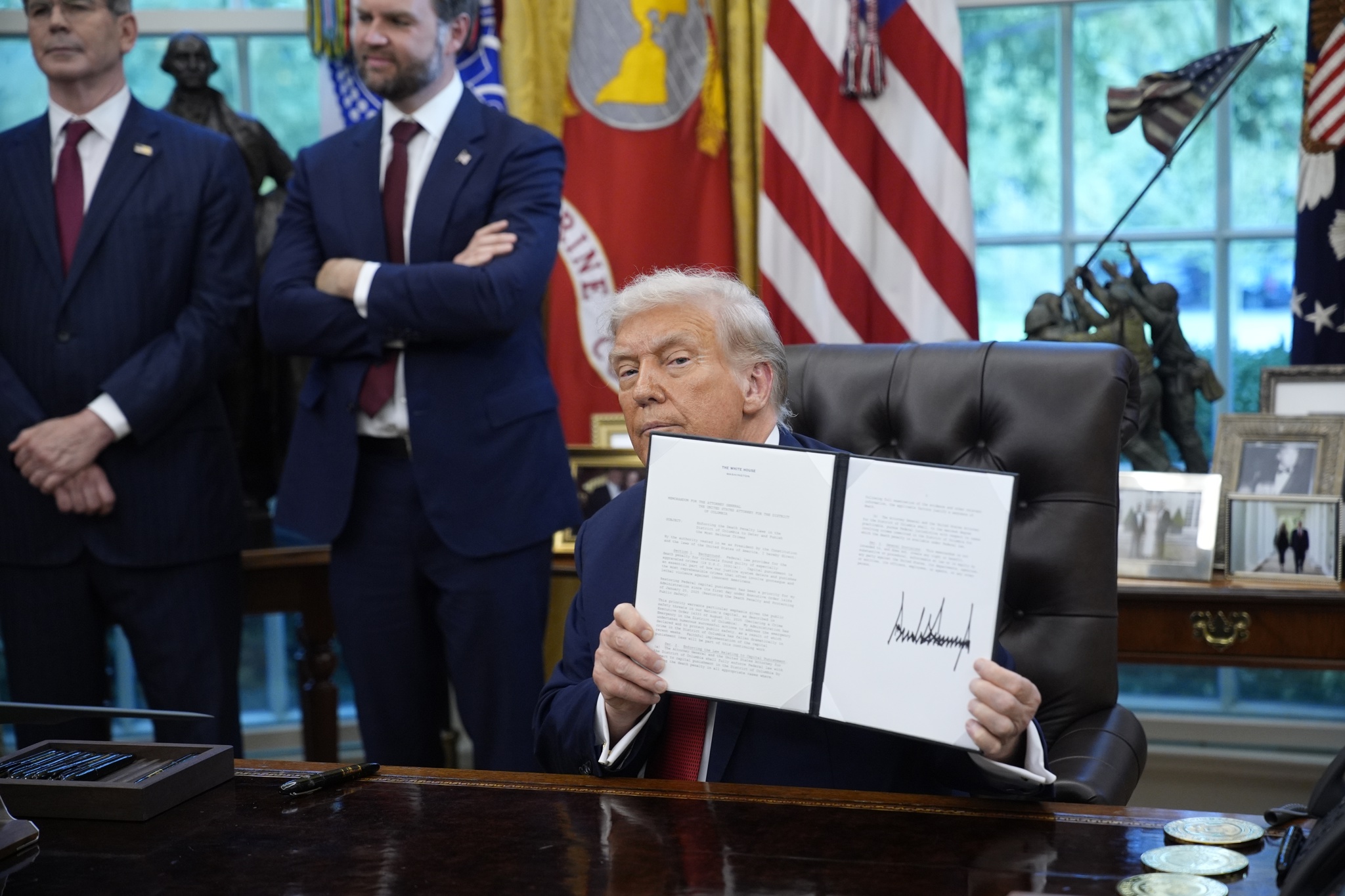 Trump crea grupo operativo antiterrorista enfocado en perseguir a la “izquierda radical”