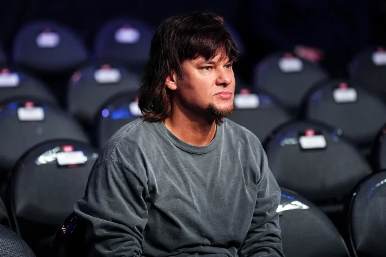 Comediante Theo Von acusa a EEUU de usar su imagen sin permiso para promover deportaciones