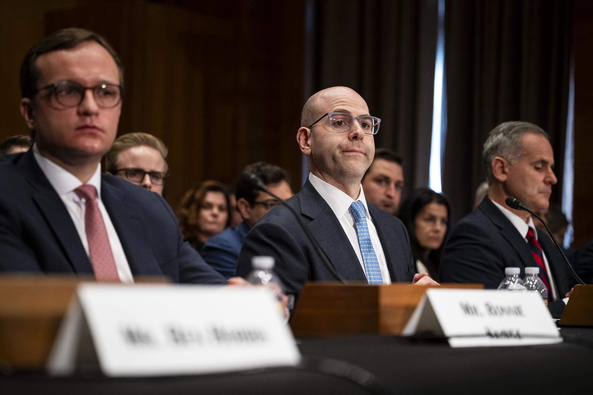 El elegido de Trump para la Fed mantendrá su puesto de asesor en la Casa Blanca