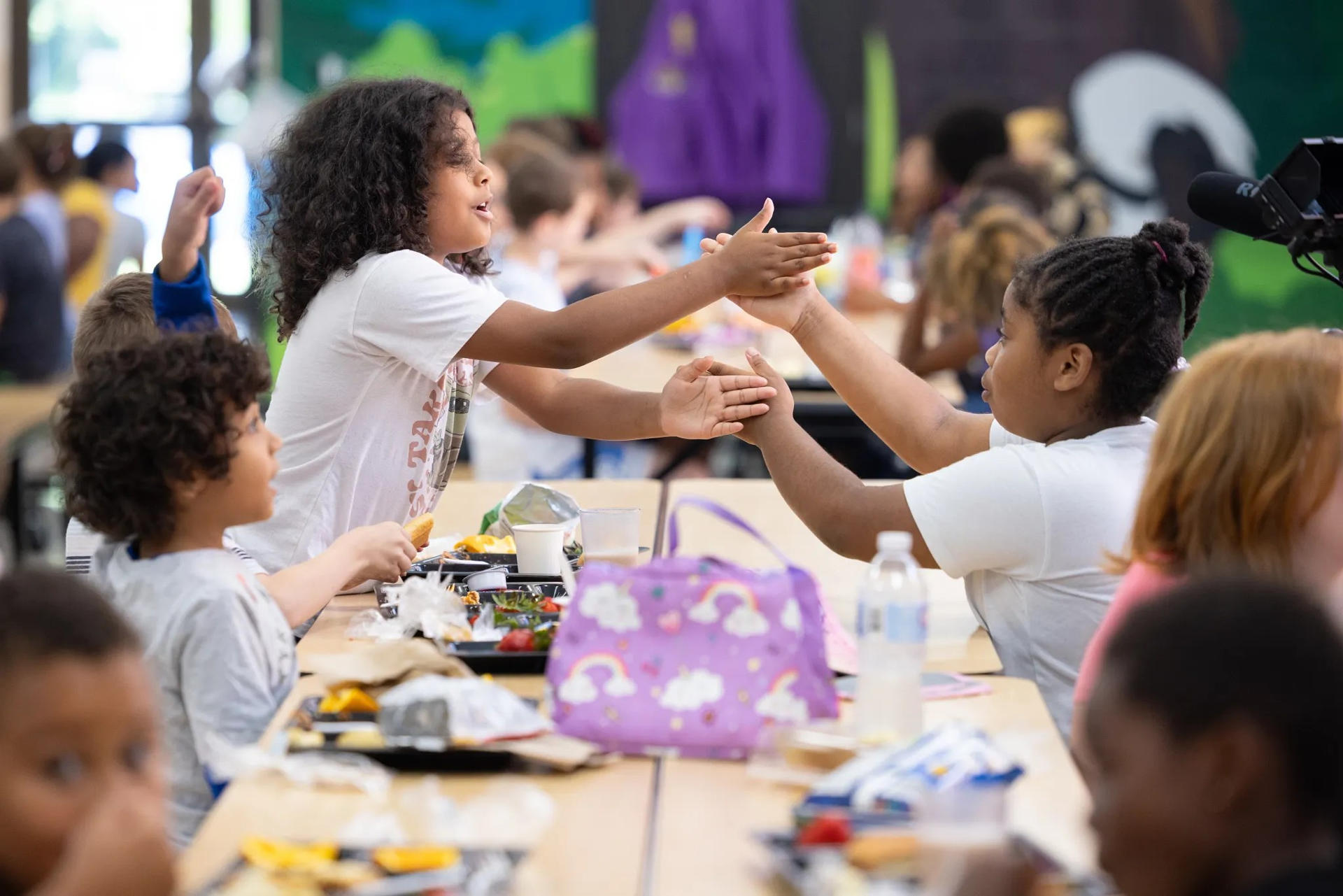 El 33% de familias latinas en EEUU tuvieron problemas para alimentar a sus hijos en verano