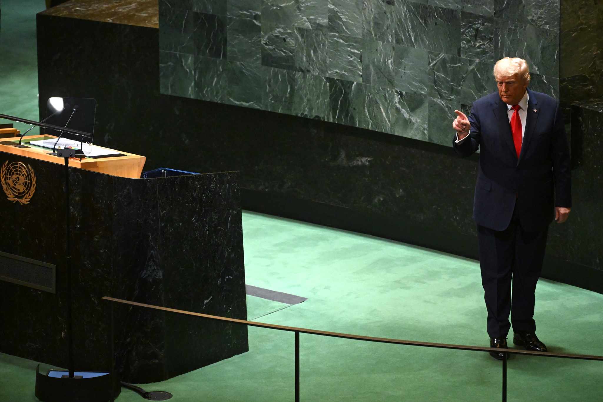 Trump: “Lo único que me dio la ONU es un teleprompter roto y unas escaleras estropeadas”