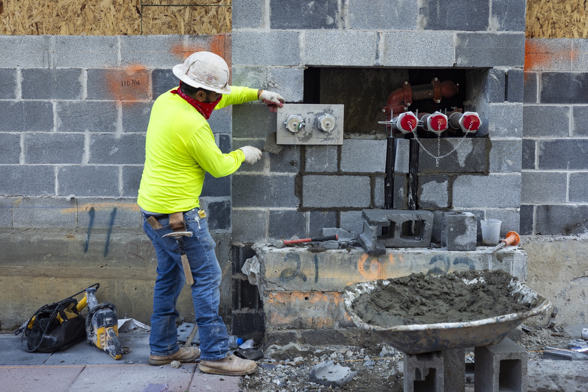 EEUU creó 911.000 empleos anuales menos hasta marzo de 2025, según dato revisado