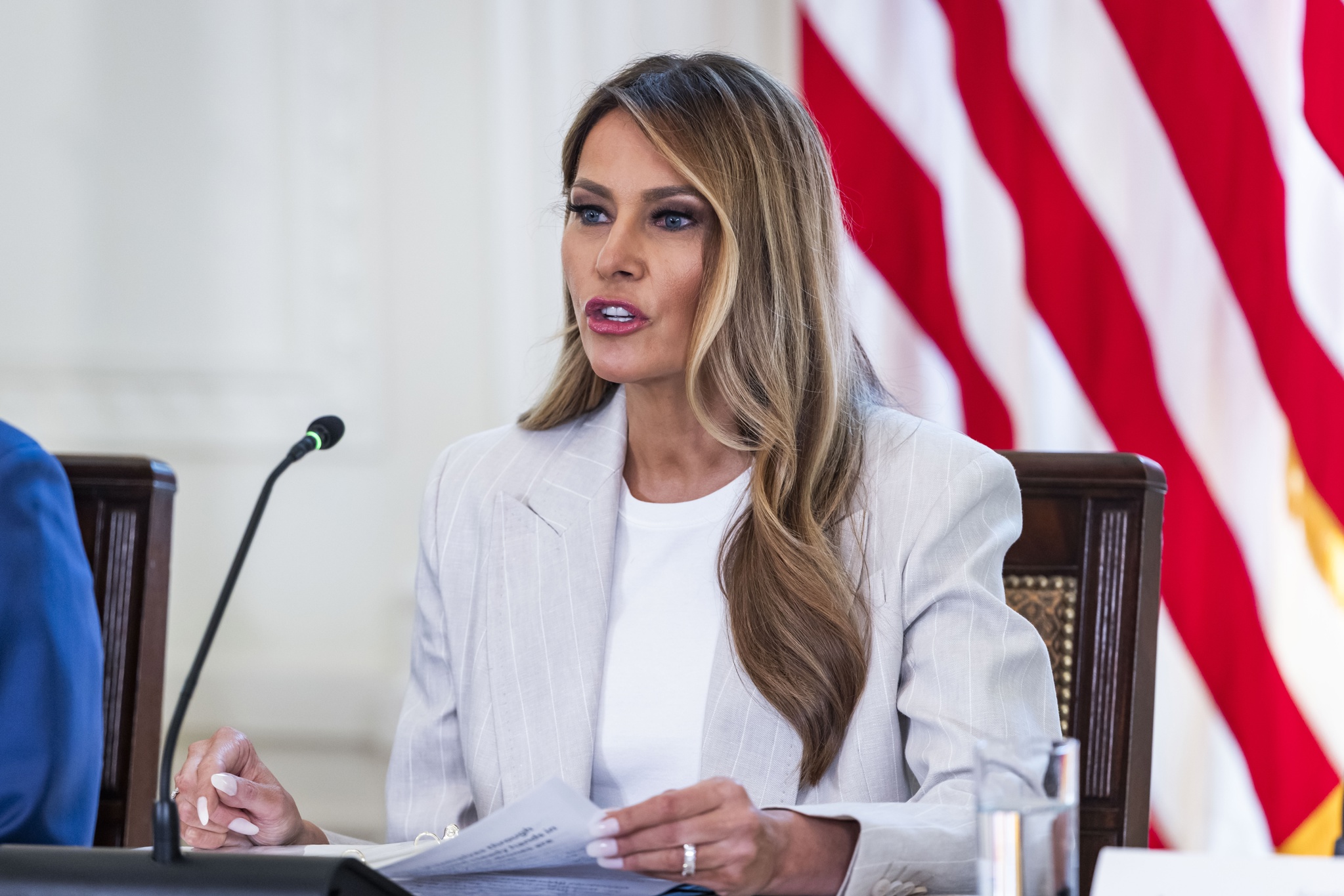 Melania Trump alerta sobre el impacto de la IA: “Los robots ya están aquí”