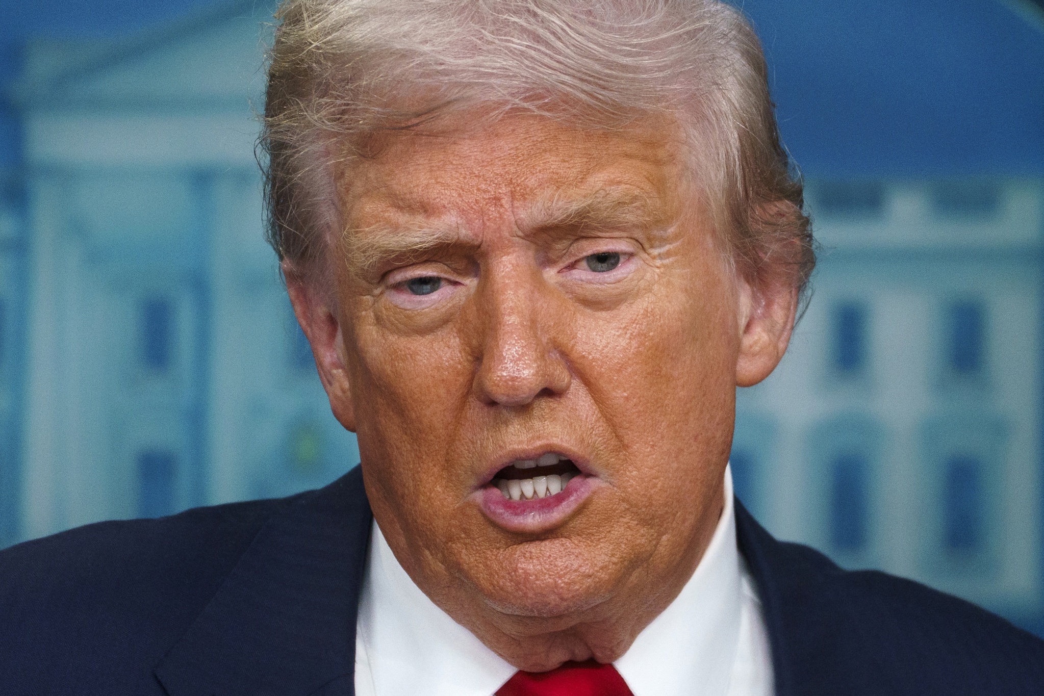 Un juez desestima por “inapropiada” la demanda de Trump contra The New York Times