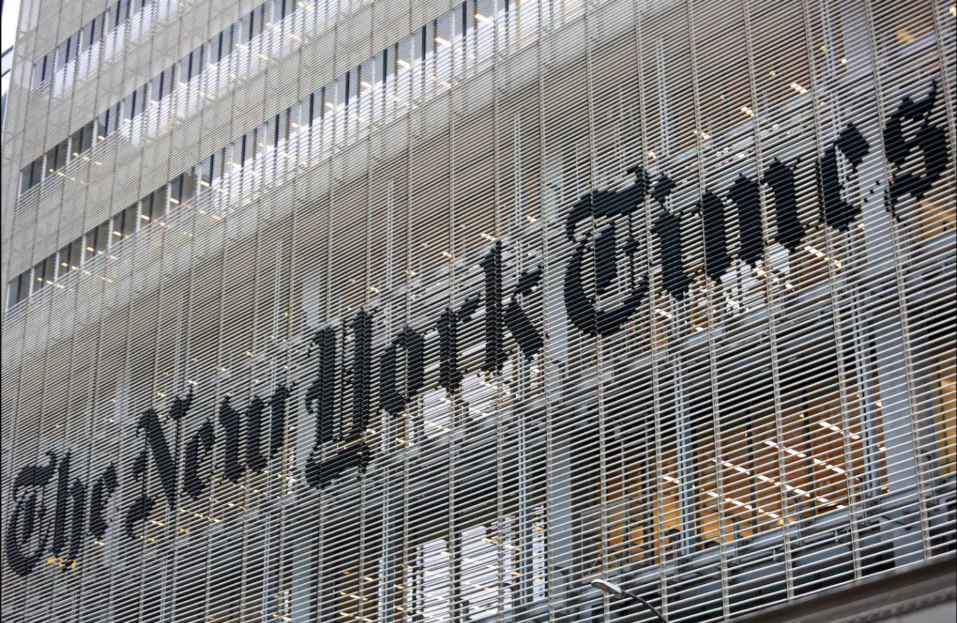 Trump demanda en corte de Florida a The New York Times, tres reporteros y una editorial