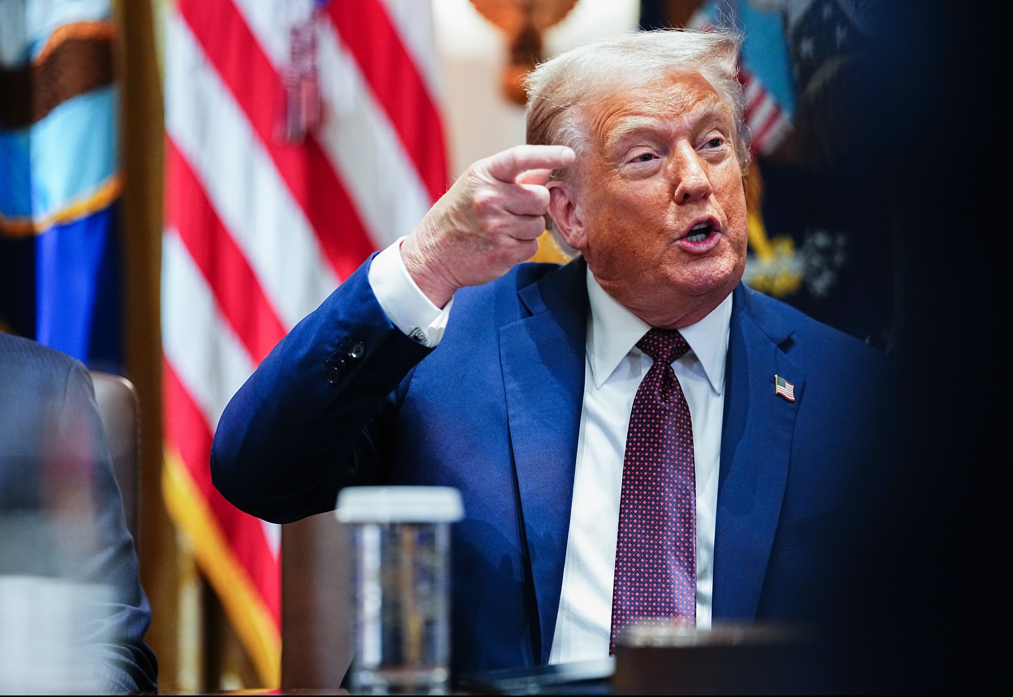 Tribunal dictamina que Trump no puede usar la Ley de Enemigos Extranjeros en deportaciones