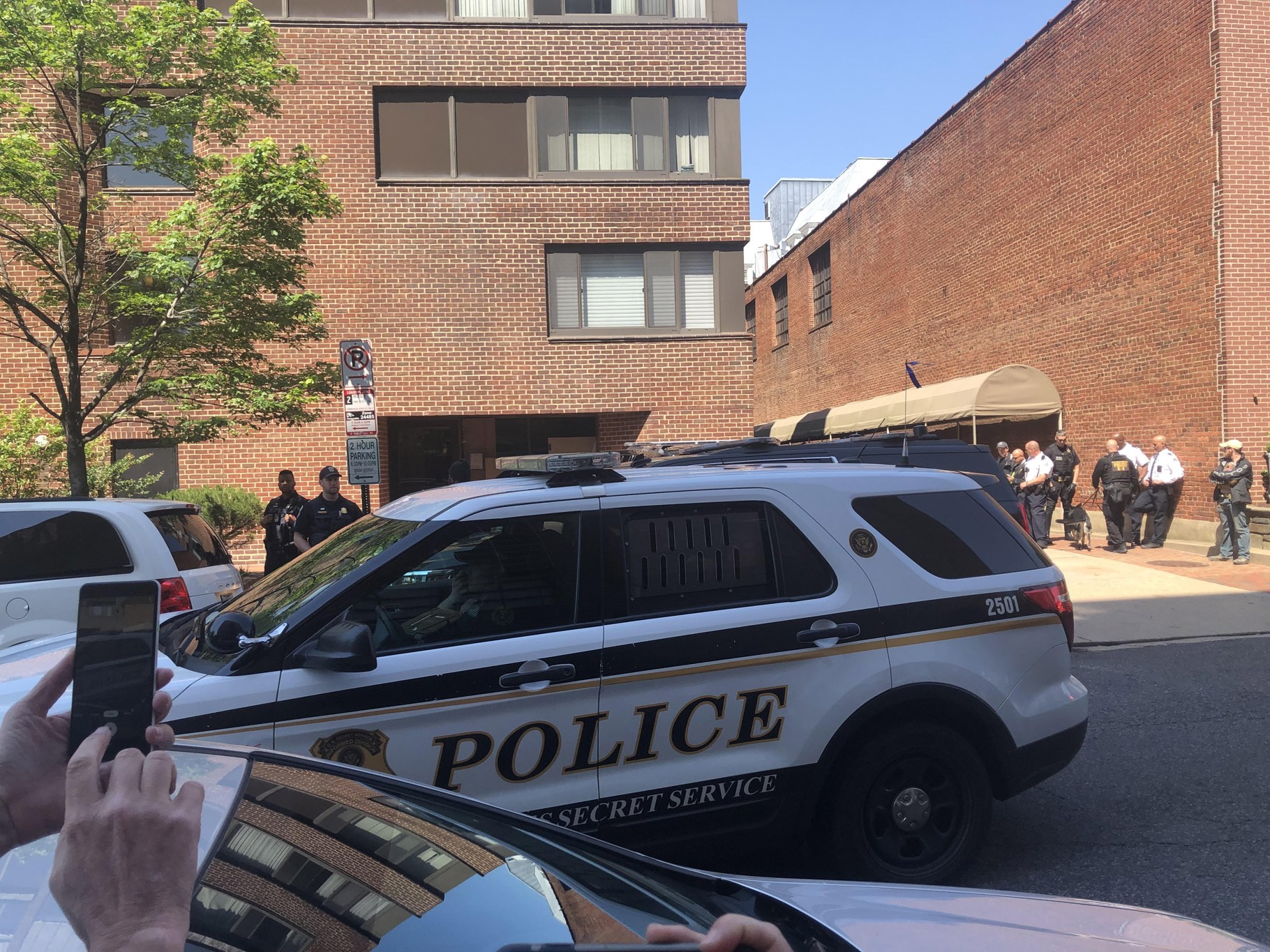 Adolescente de 15 años se declara culpable de ataque a exfuncionario de DOGE en Washington