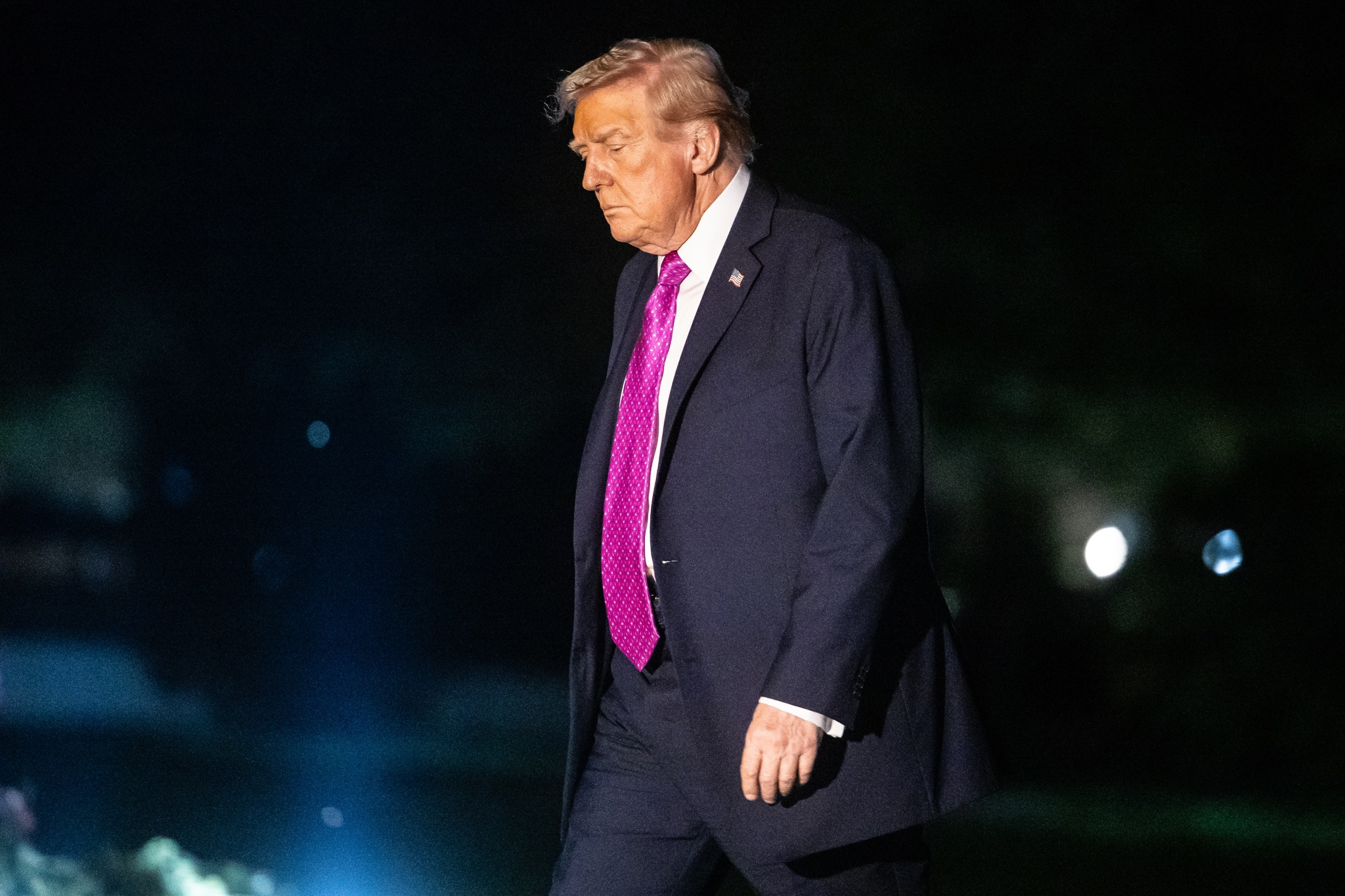 Trump prohíbe a diplomáticos iraníes comprar en Costco y adquirir productos de lujo