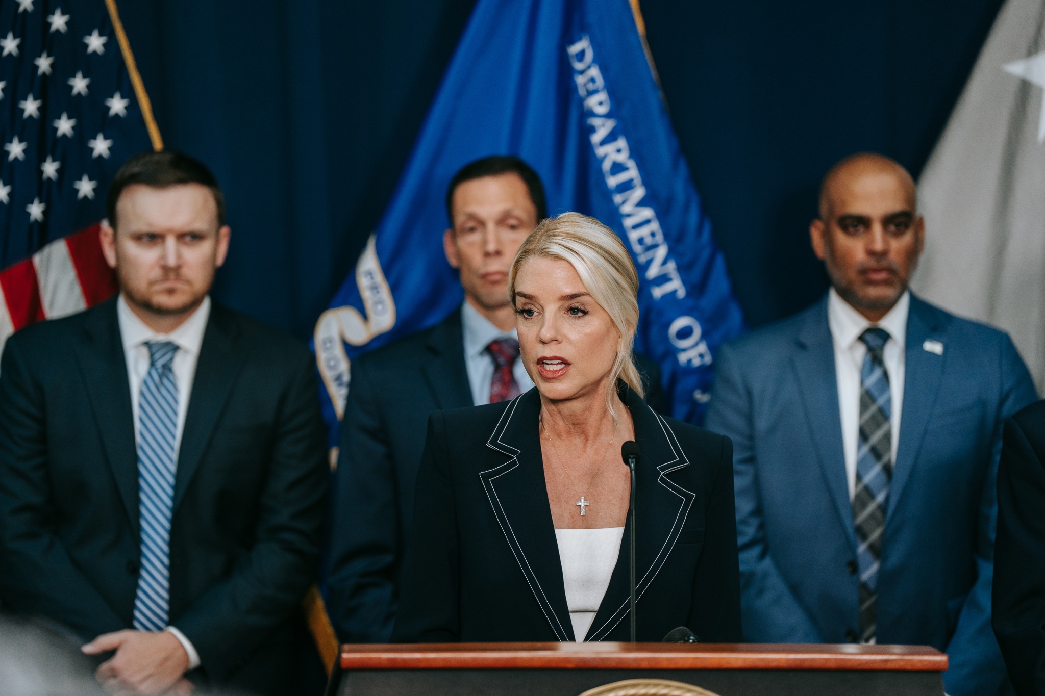 EEUU extiende su lucha contra el tráfico de migrantes a las fronteras norte y marítimas